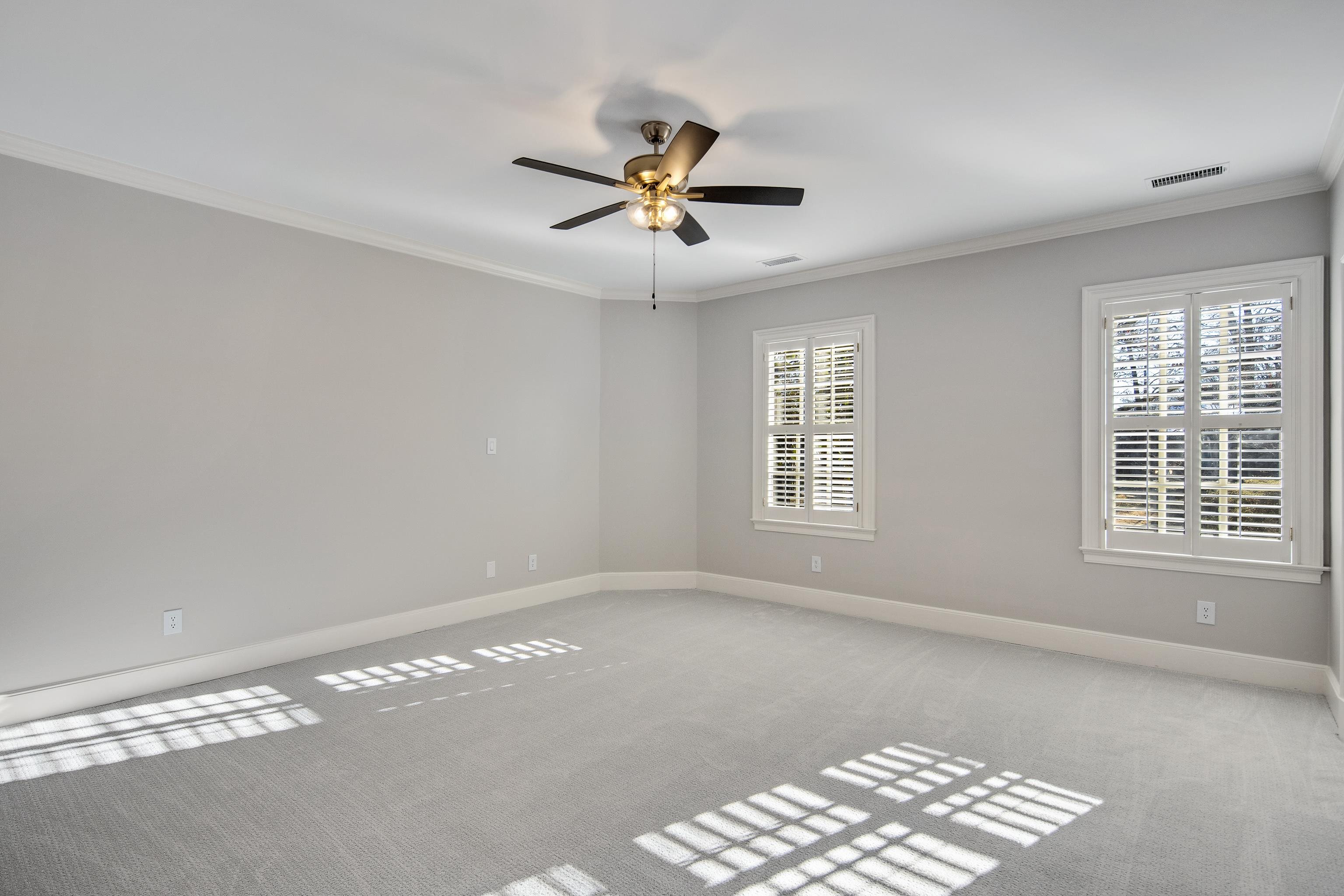 425 N RIVER OAKS RD