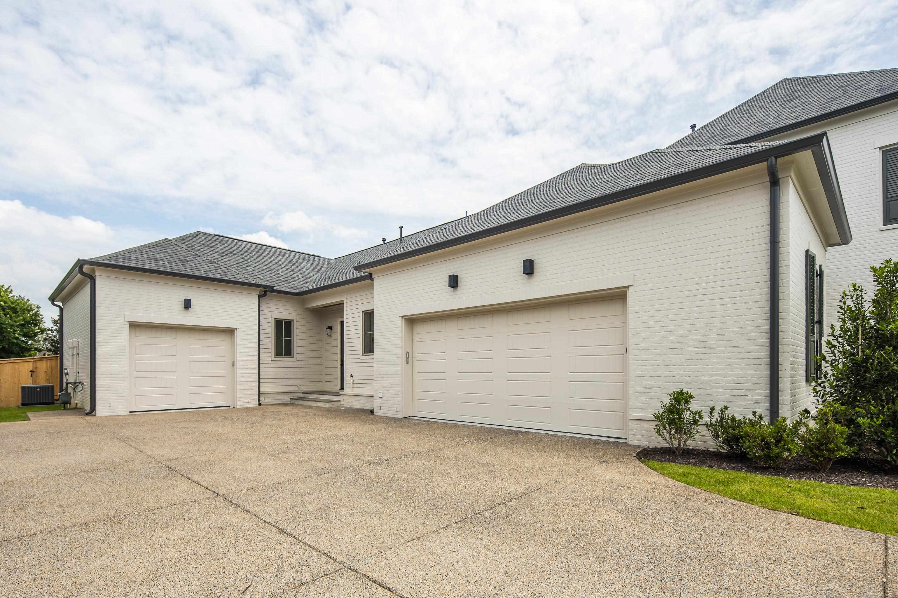 3116 CHAPEL WOODS CV