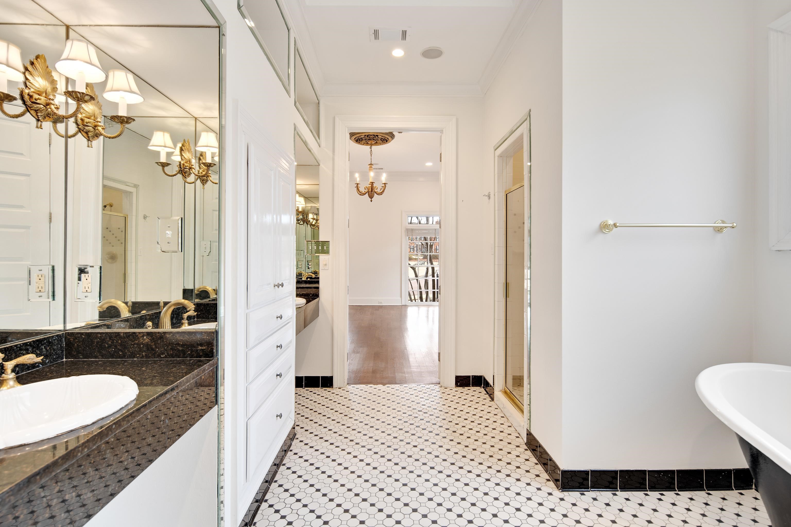332 MCGINNIS CIR
