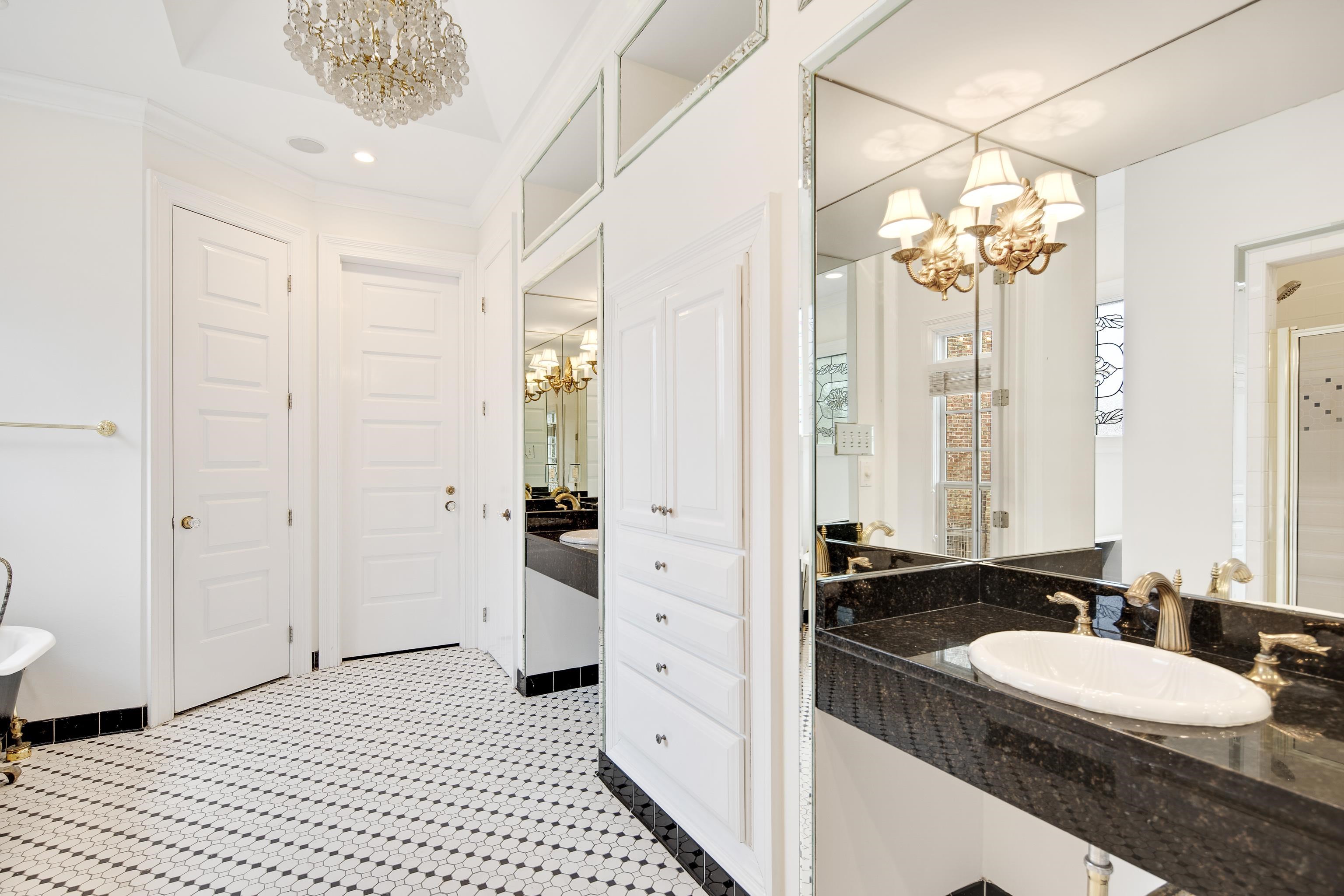 332 MCGINNIS CIR