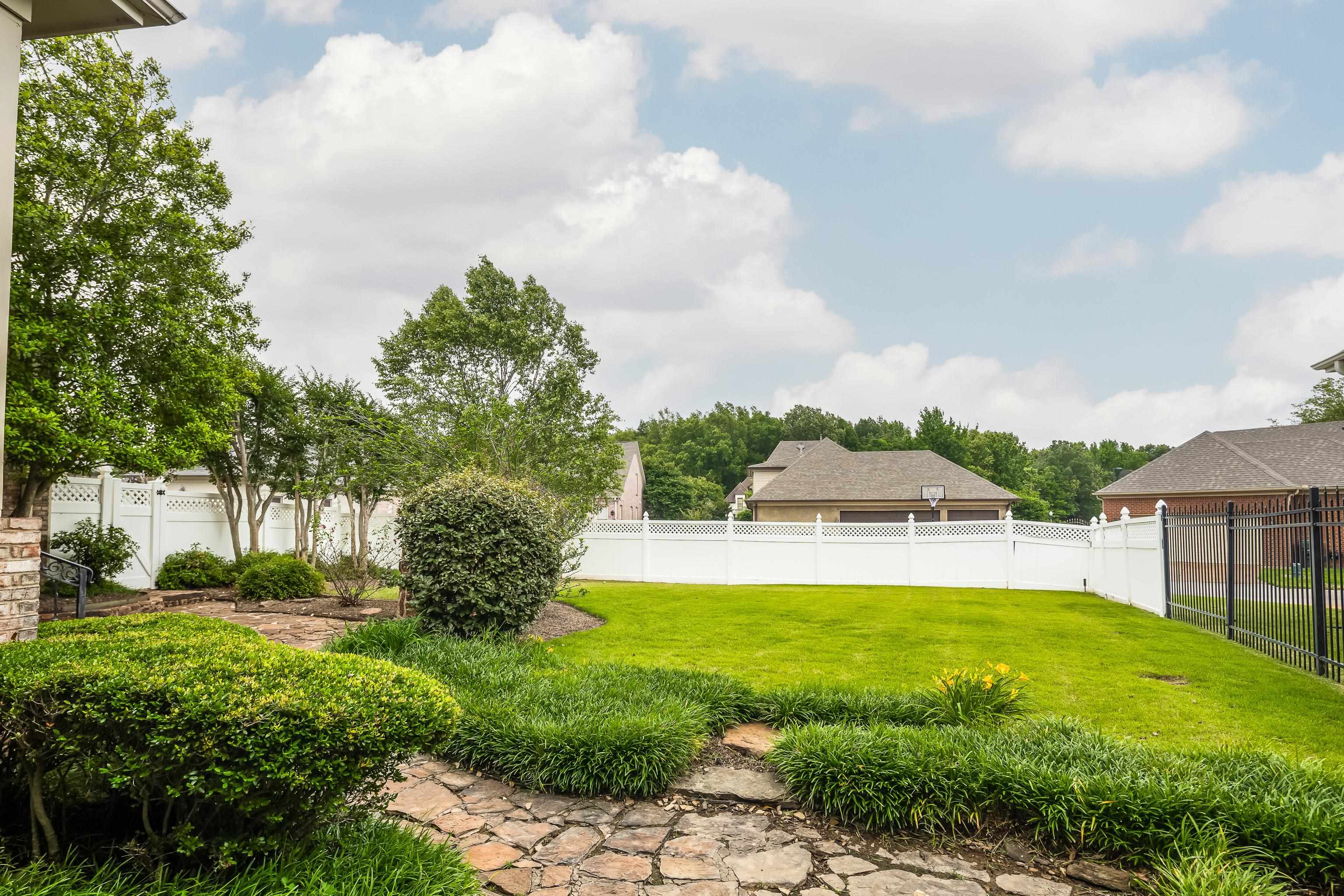332 MCGINNIS CIR