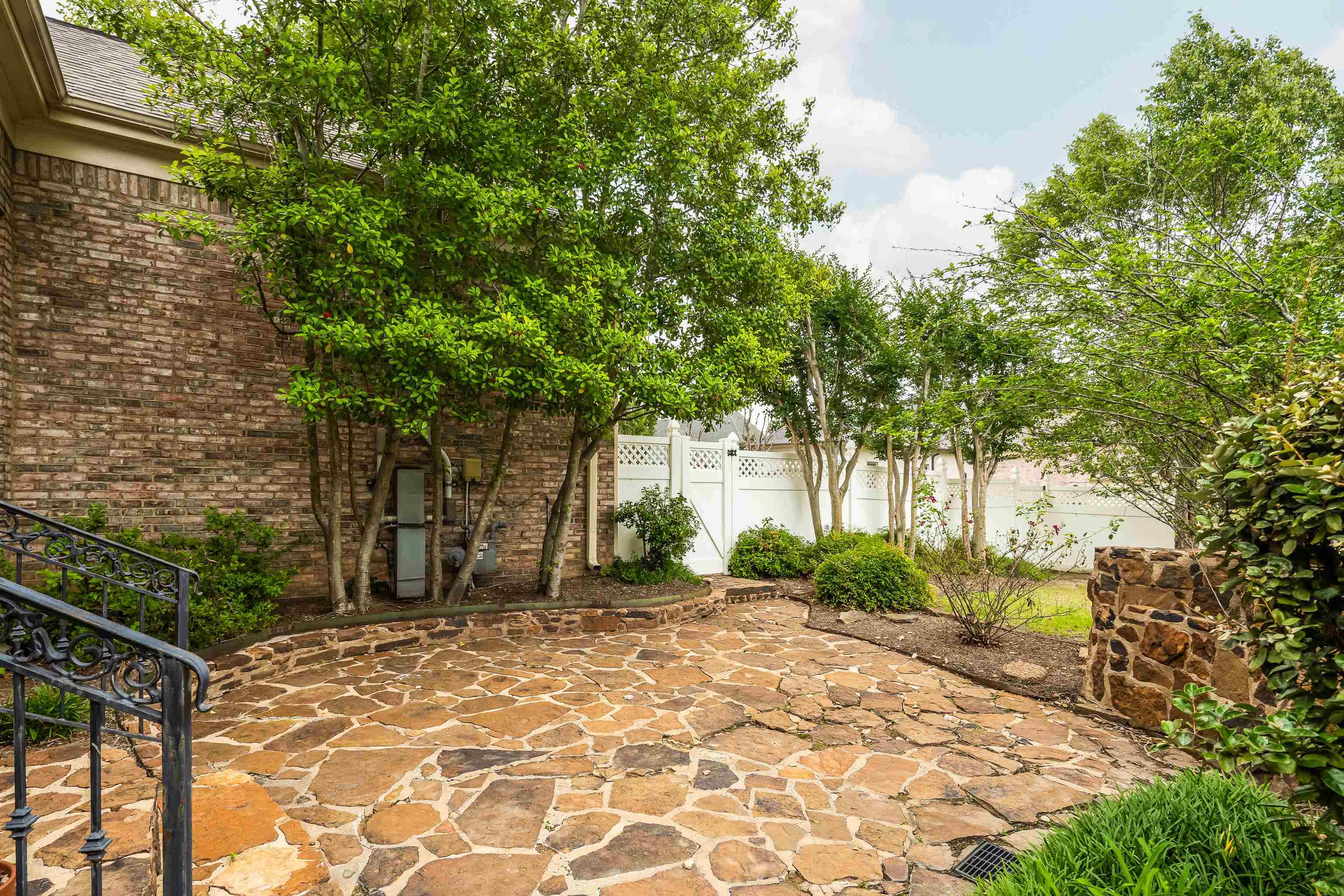 332 MCGINNIS CIR