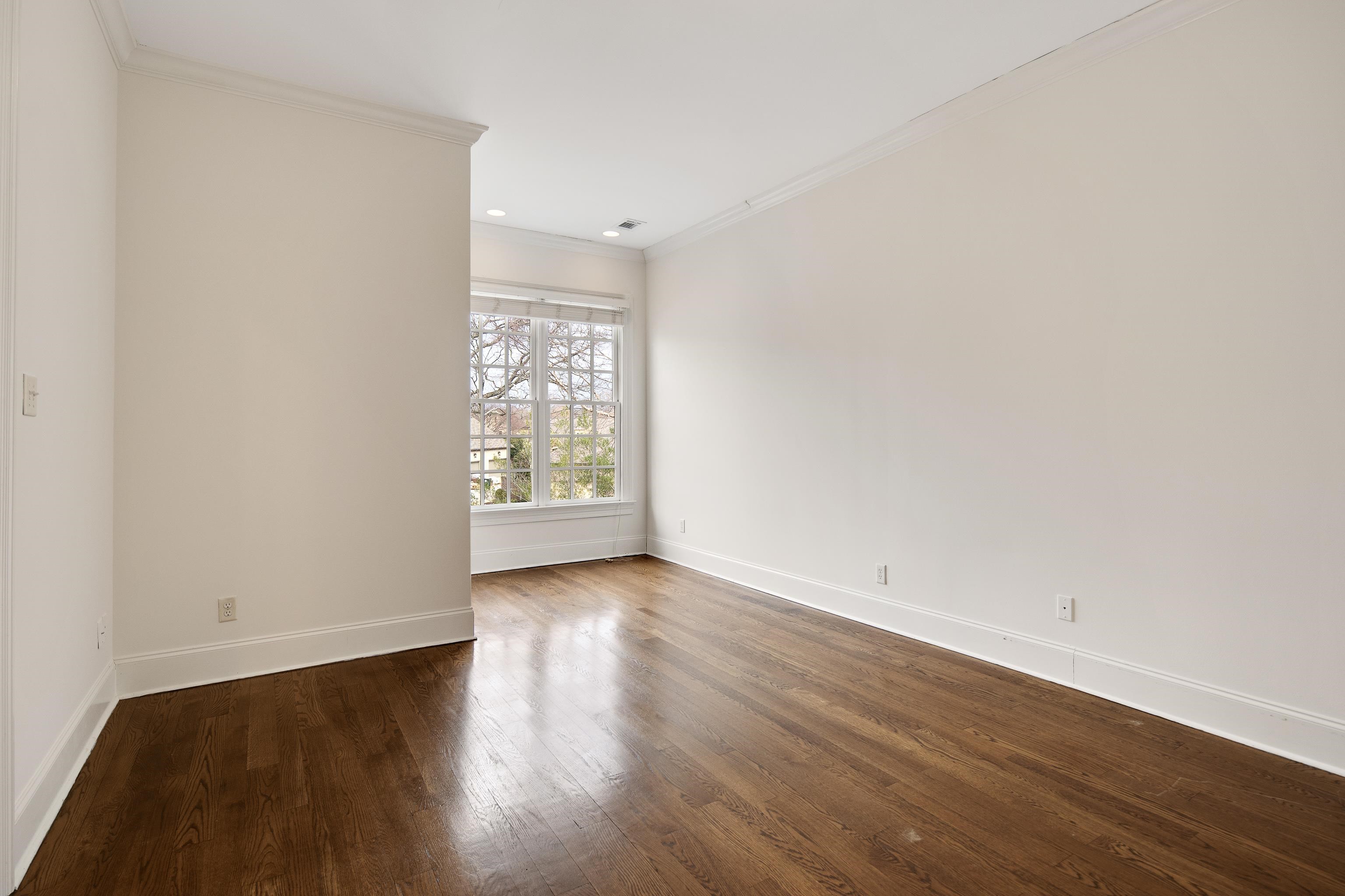 332 MCGINNIS CIR