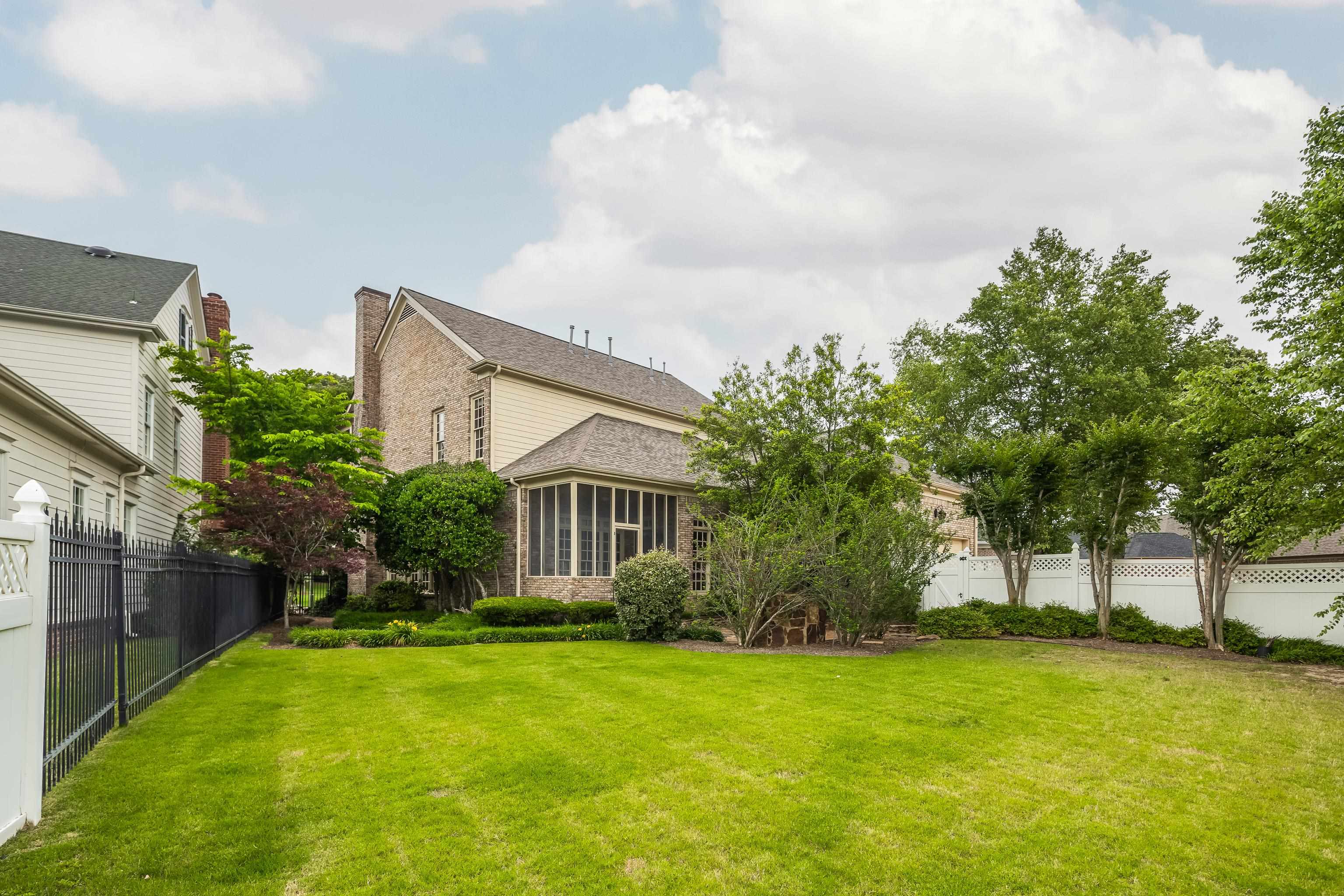 332 MCGINNIS CIR