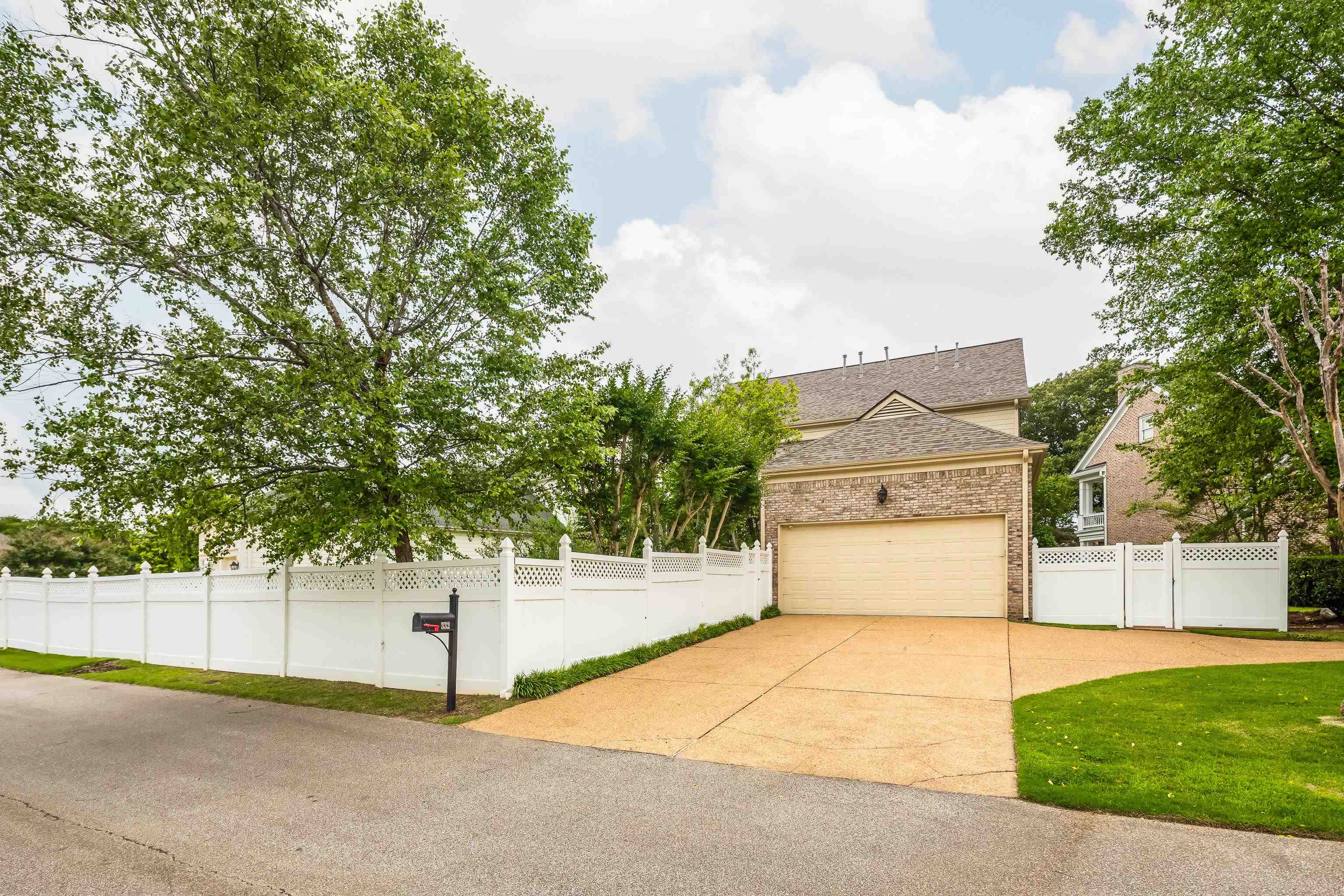 332 MCGINNIS CIR