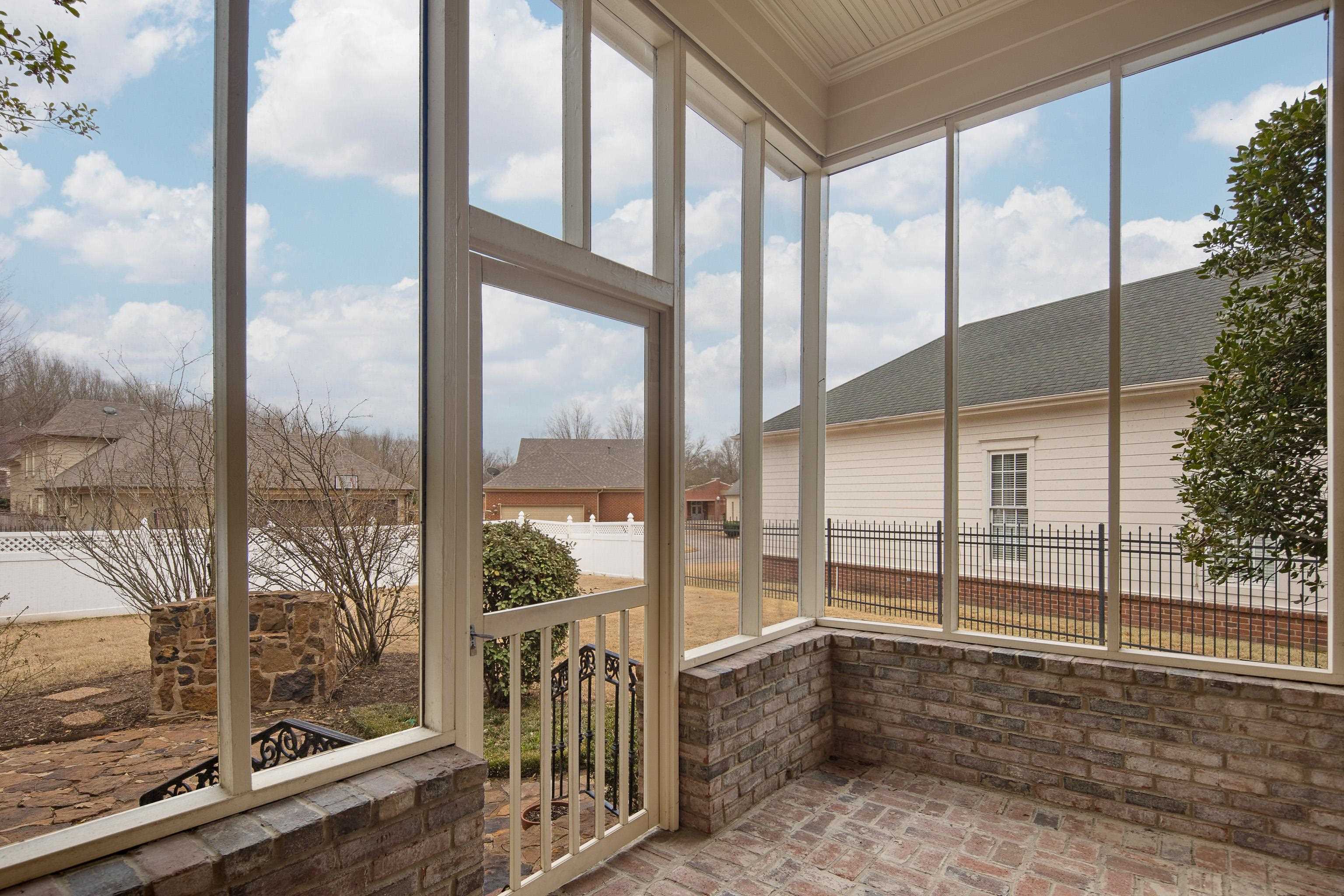 332 MCGINNIS CIR