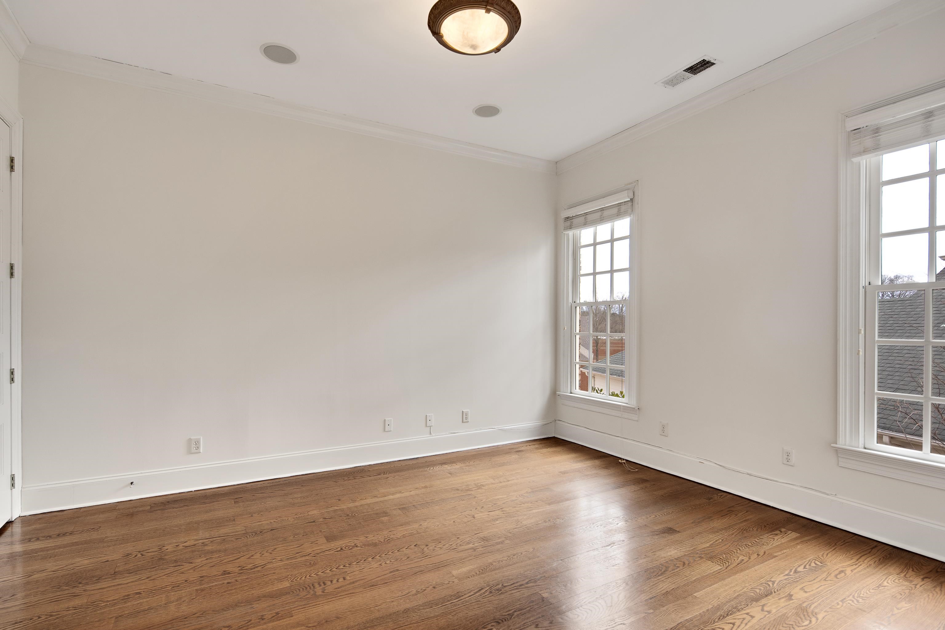 332 MCGINNIS CIR