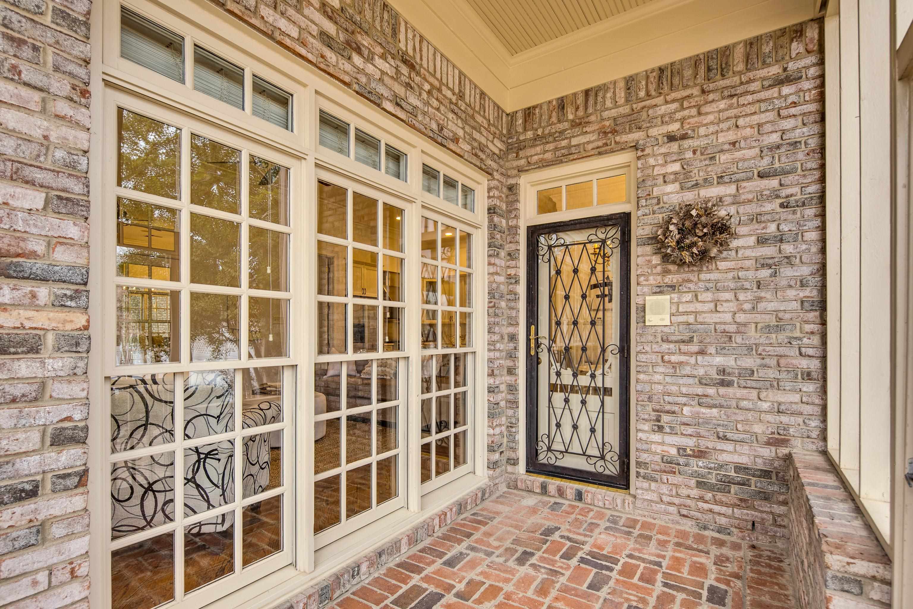 332 MCGINNIS CIR