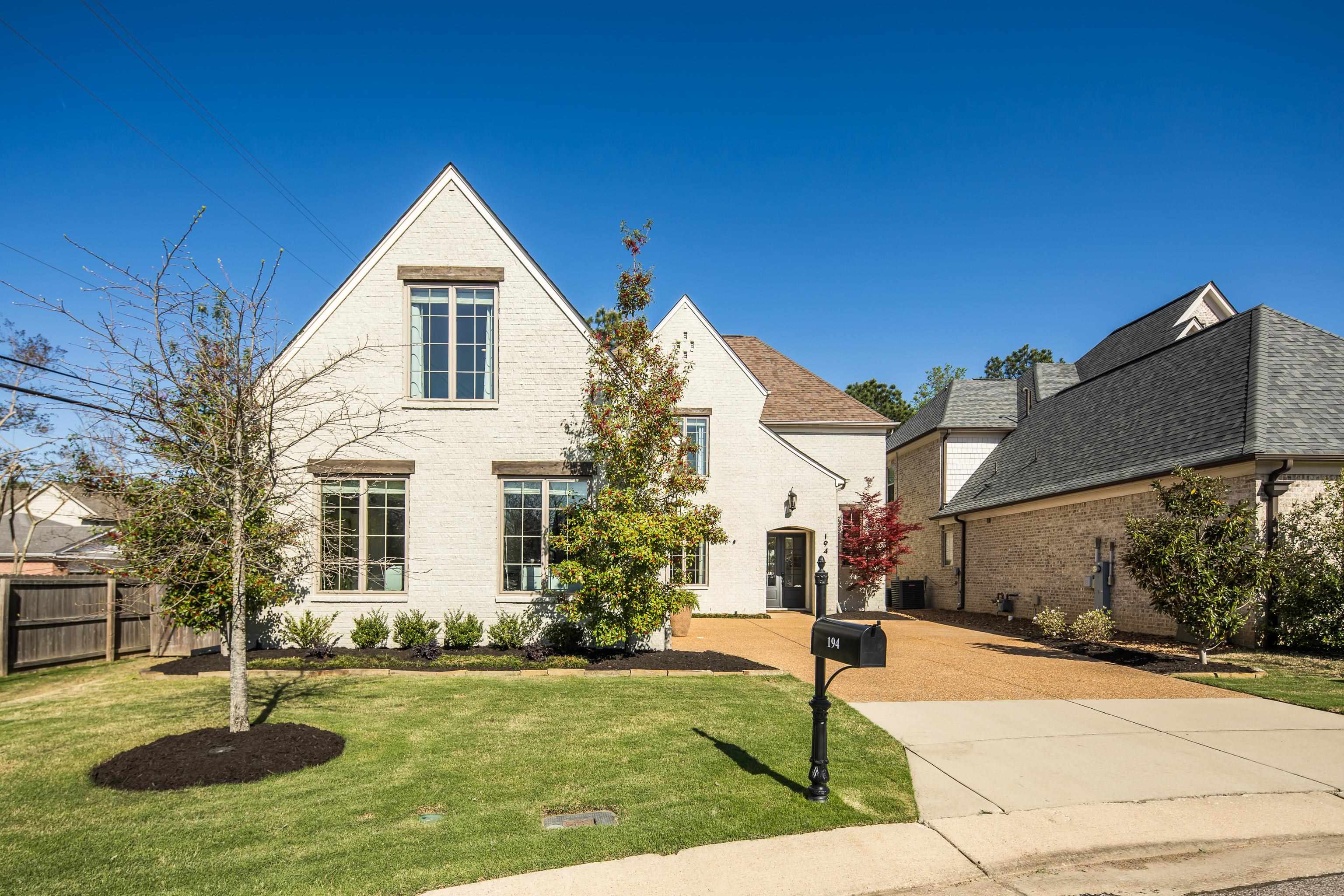 194 CHADWICK WOODS LN