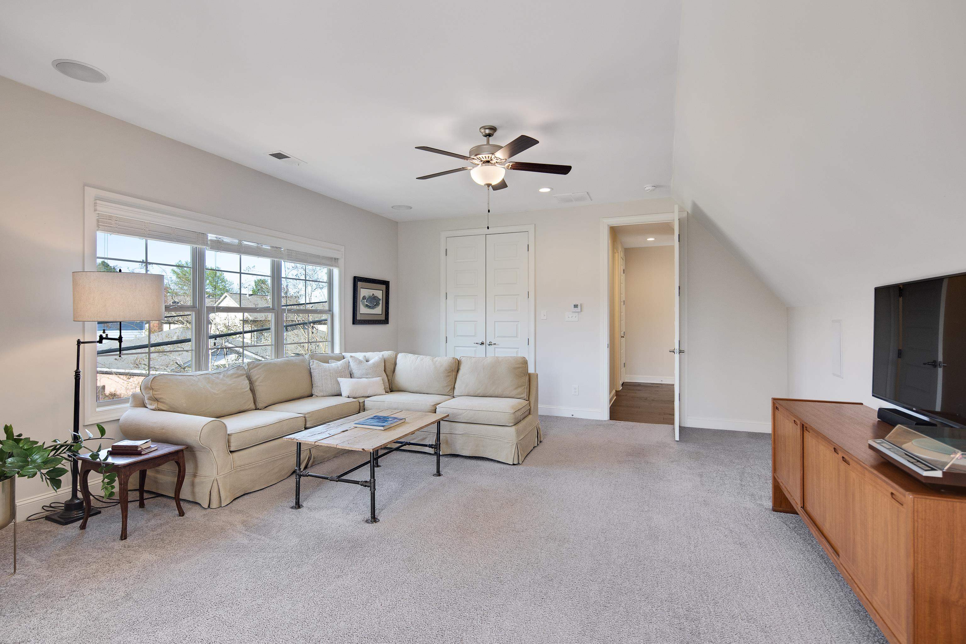 194 CHADWICK WOODS LN
