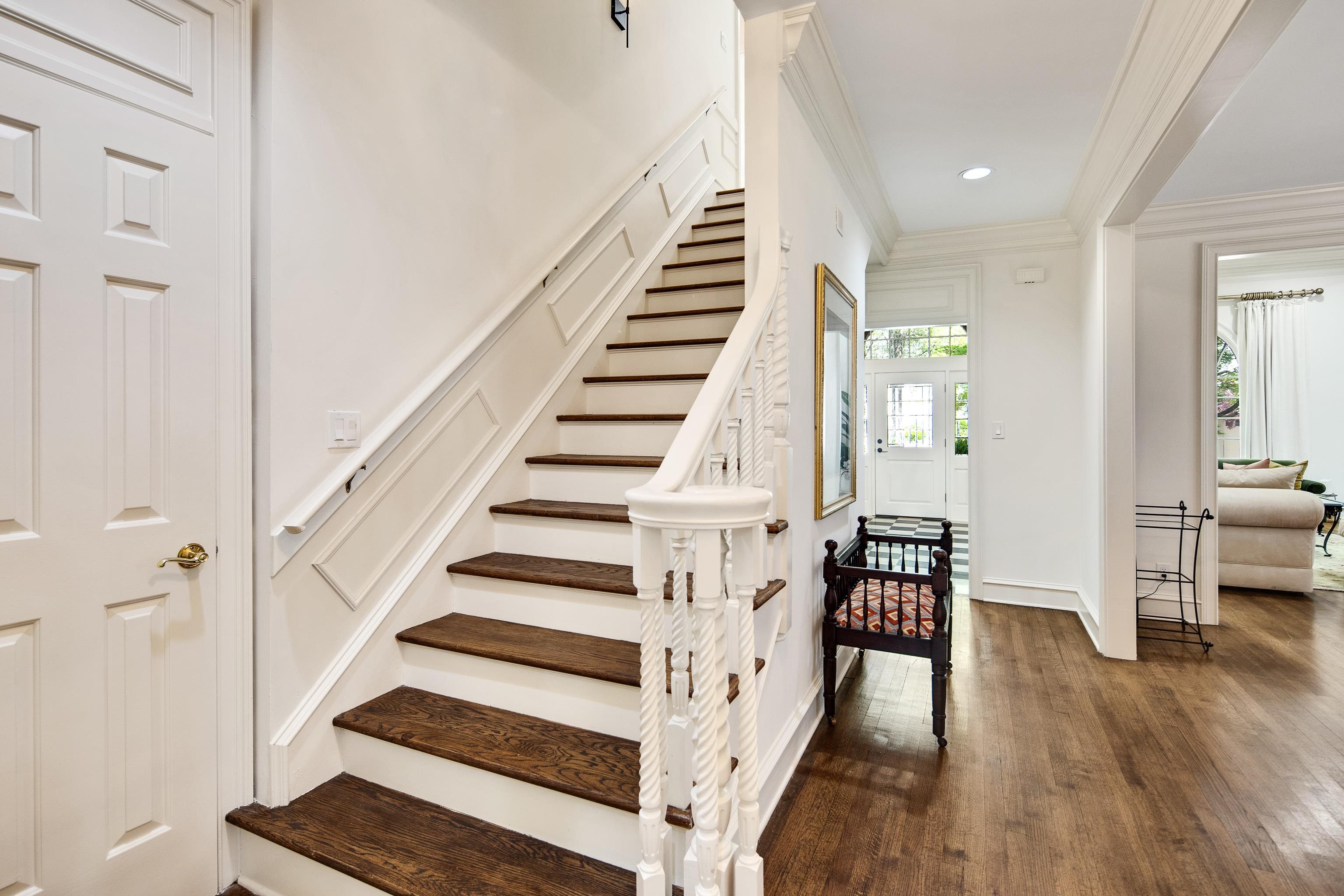 951 W RIVERWALK DR