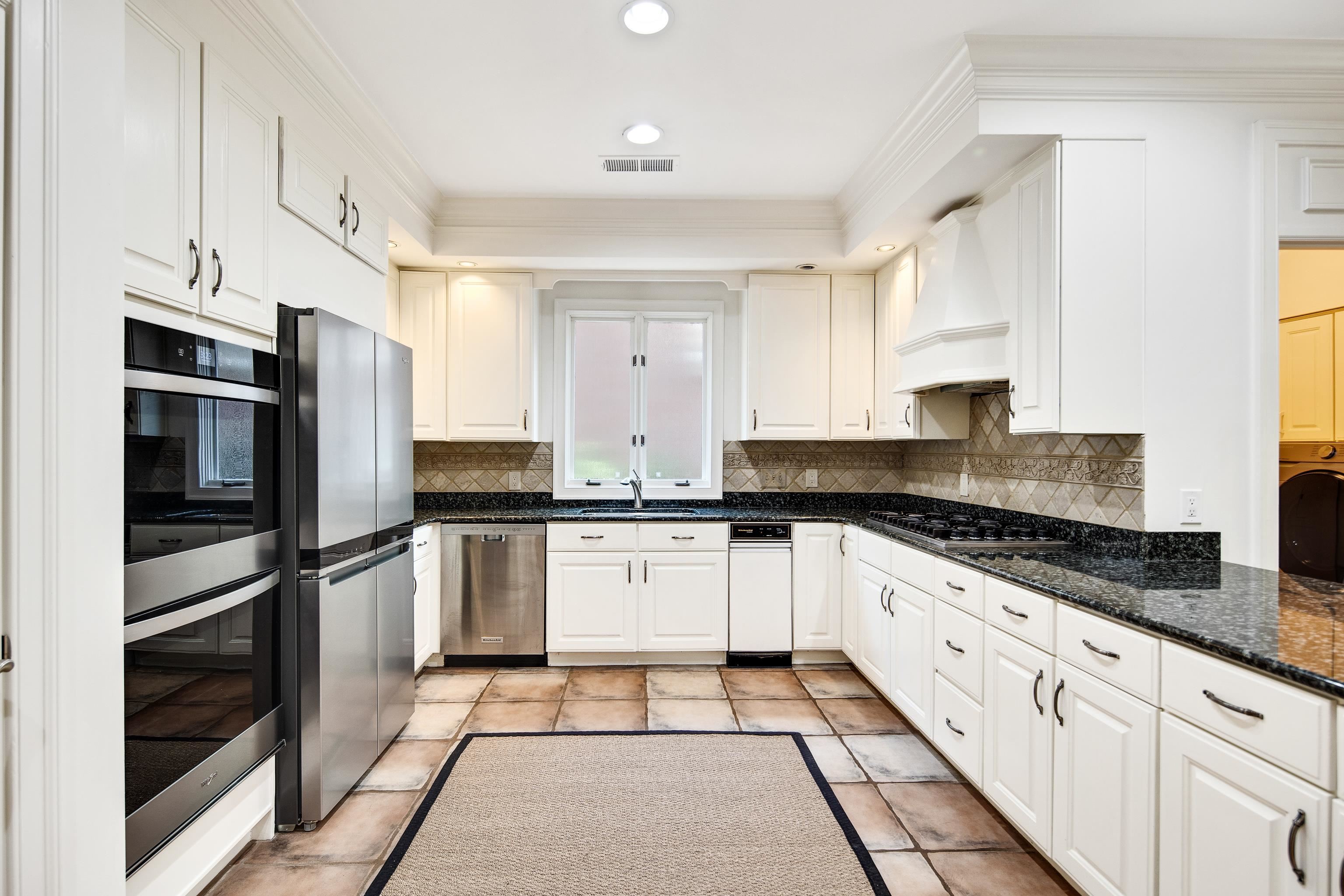 951 W RIVERWALK DR