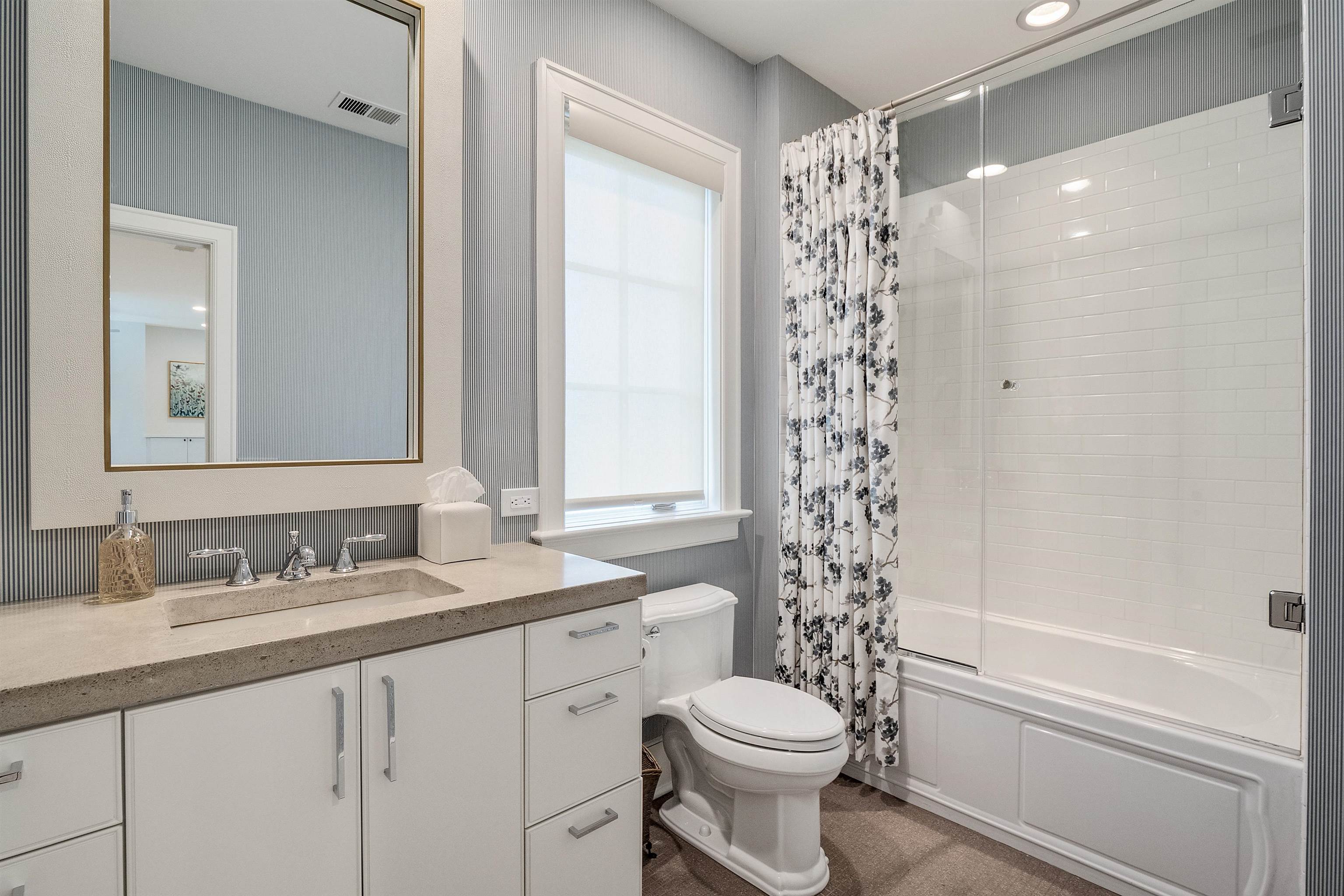 551 MAGNOLIA MOUND DR