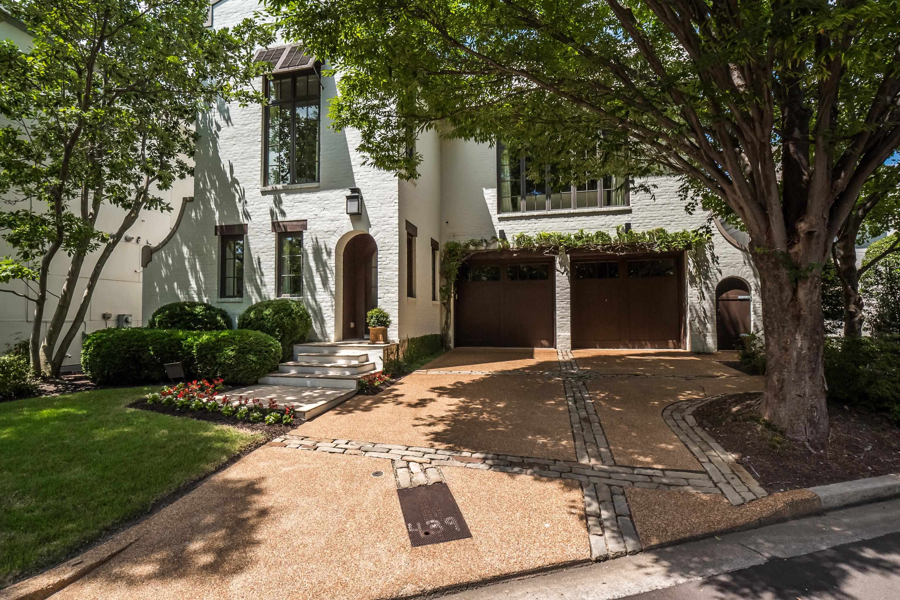 551 MAGNOLIA MOUND DR