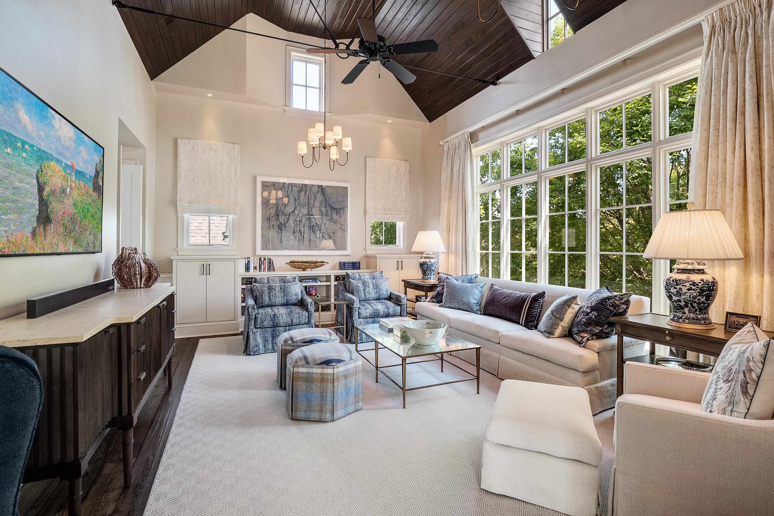 551 MAGNOLIA MOUND DR