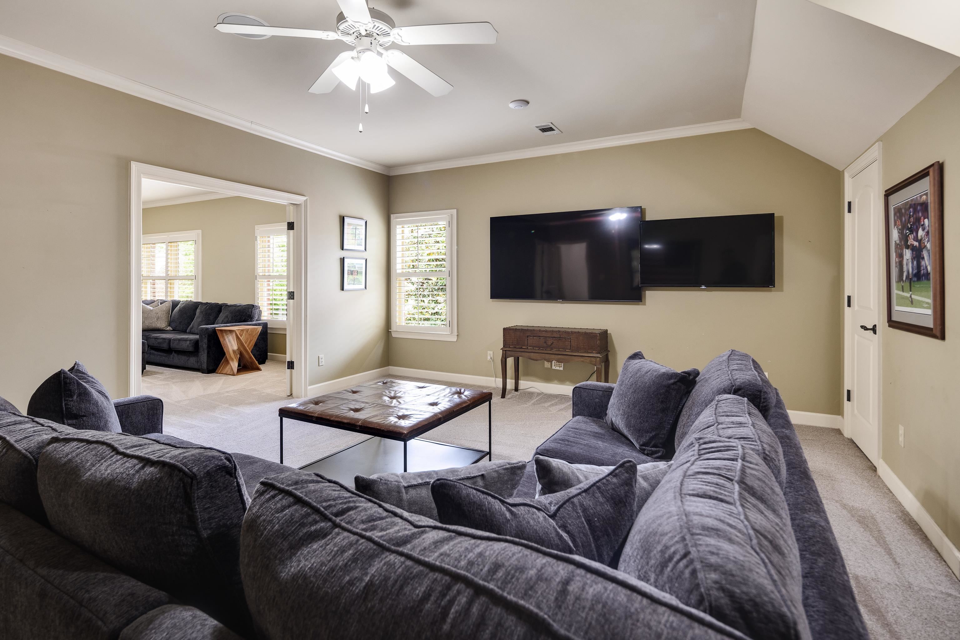 3094 DEVONSHIRE WAY