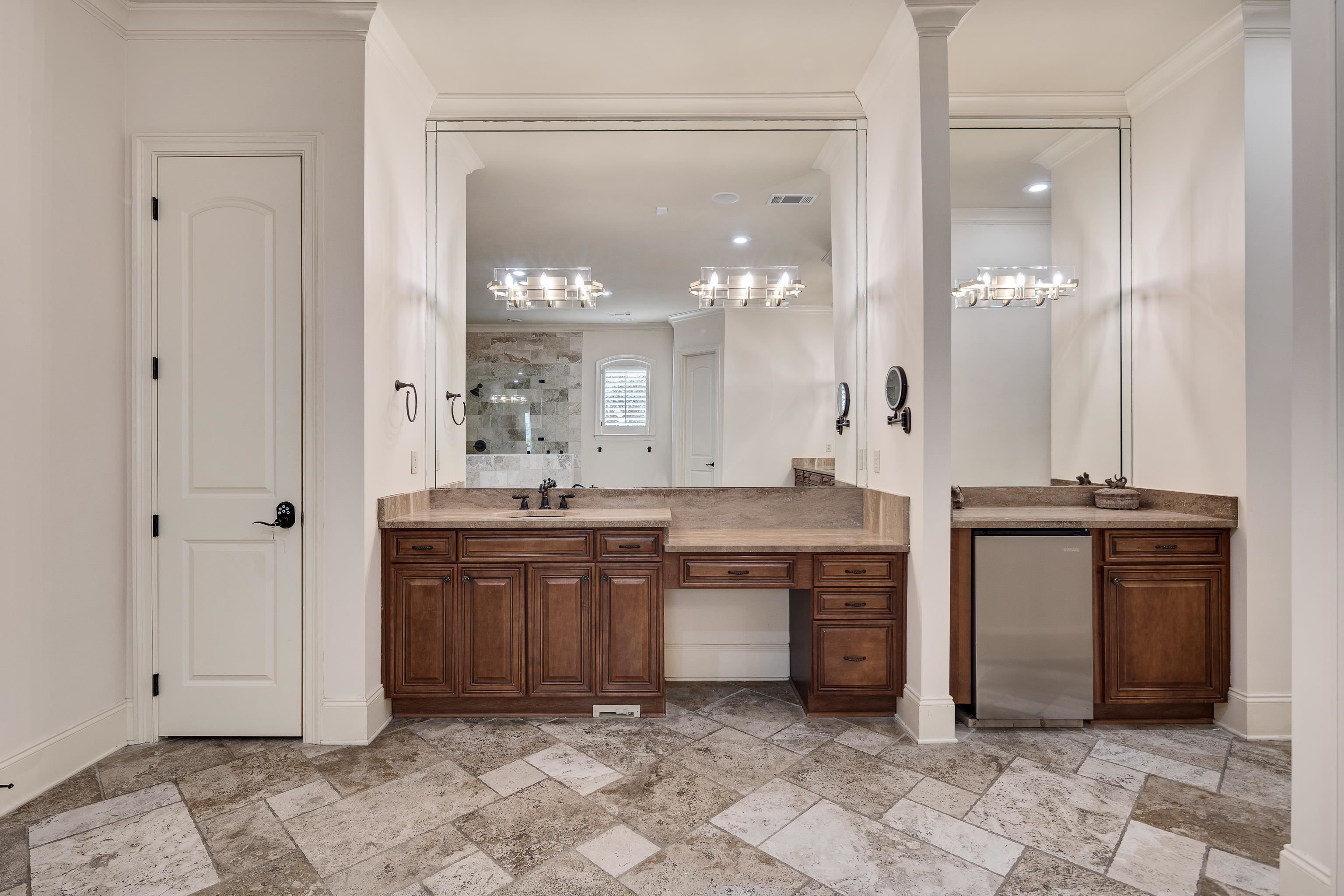 3094 DEVONSHIRE WAY