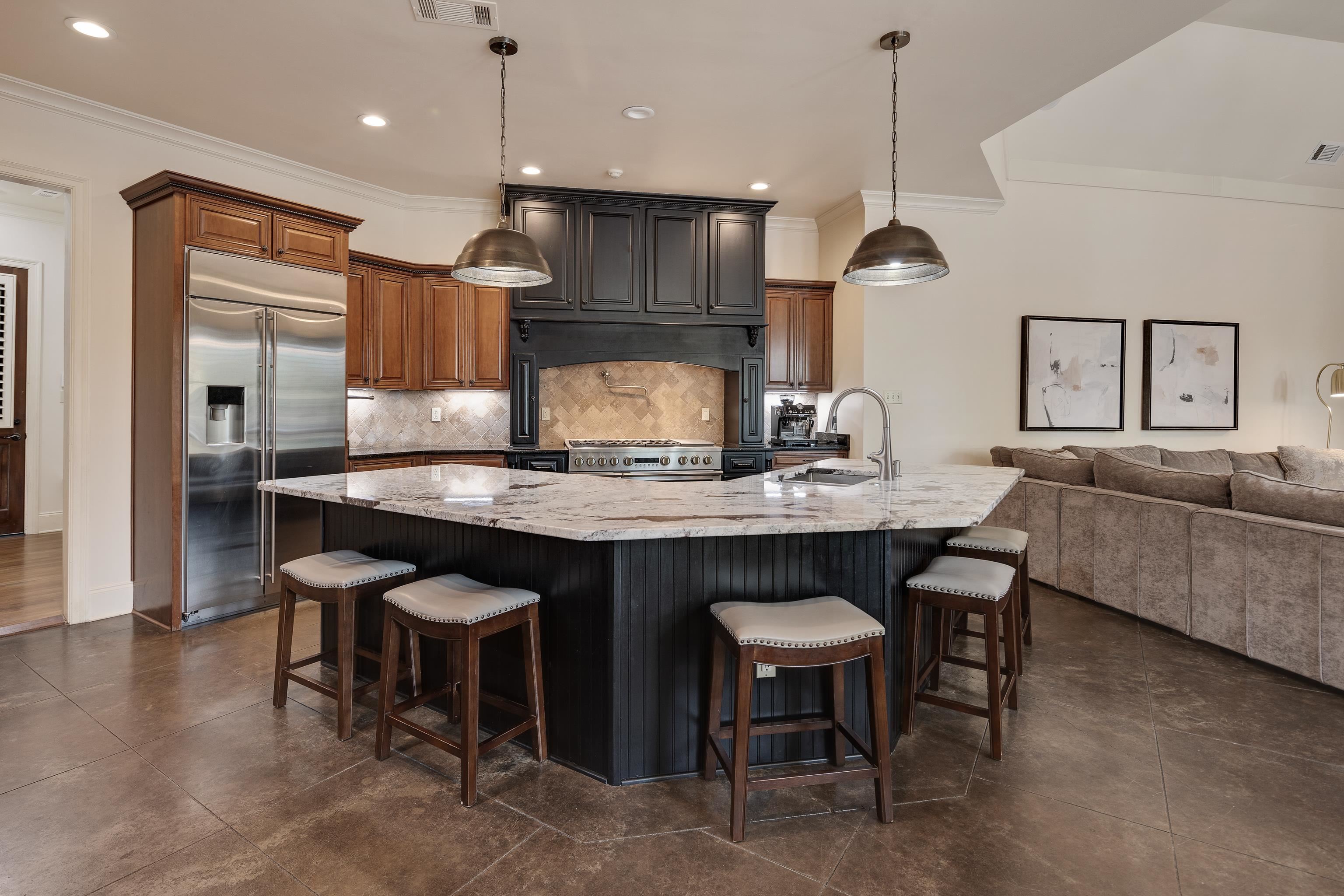 3094 DEVONSHIRE WAY