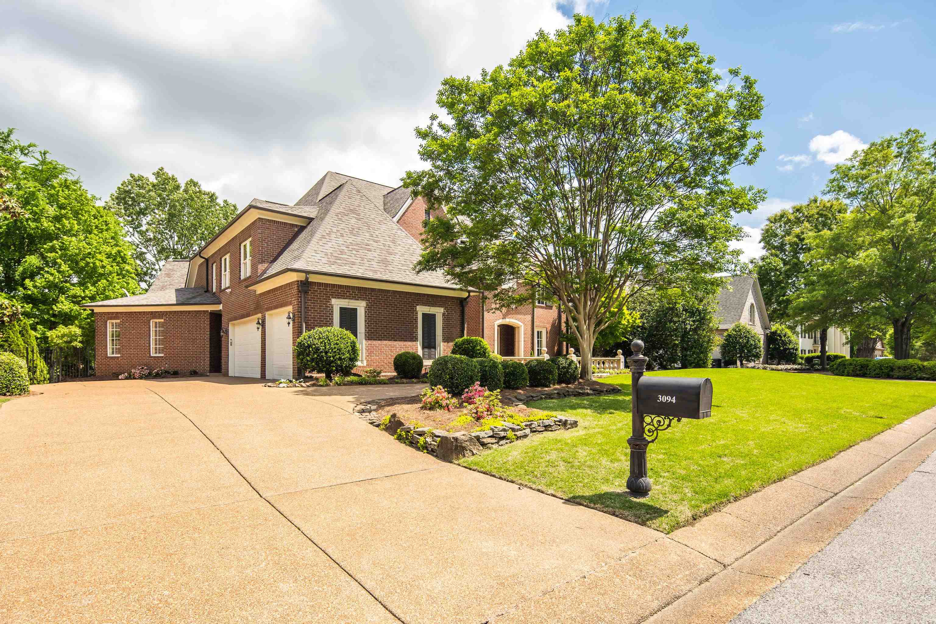 3094 DEVONSHIRE WAY