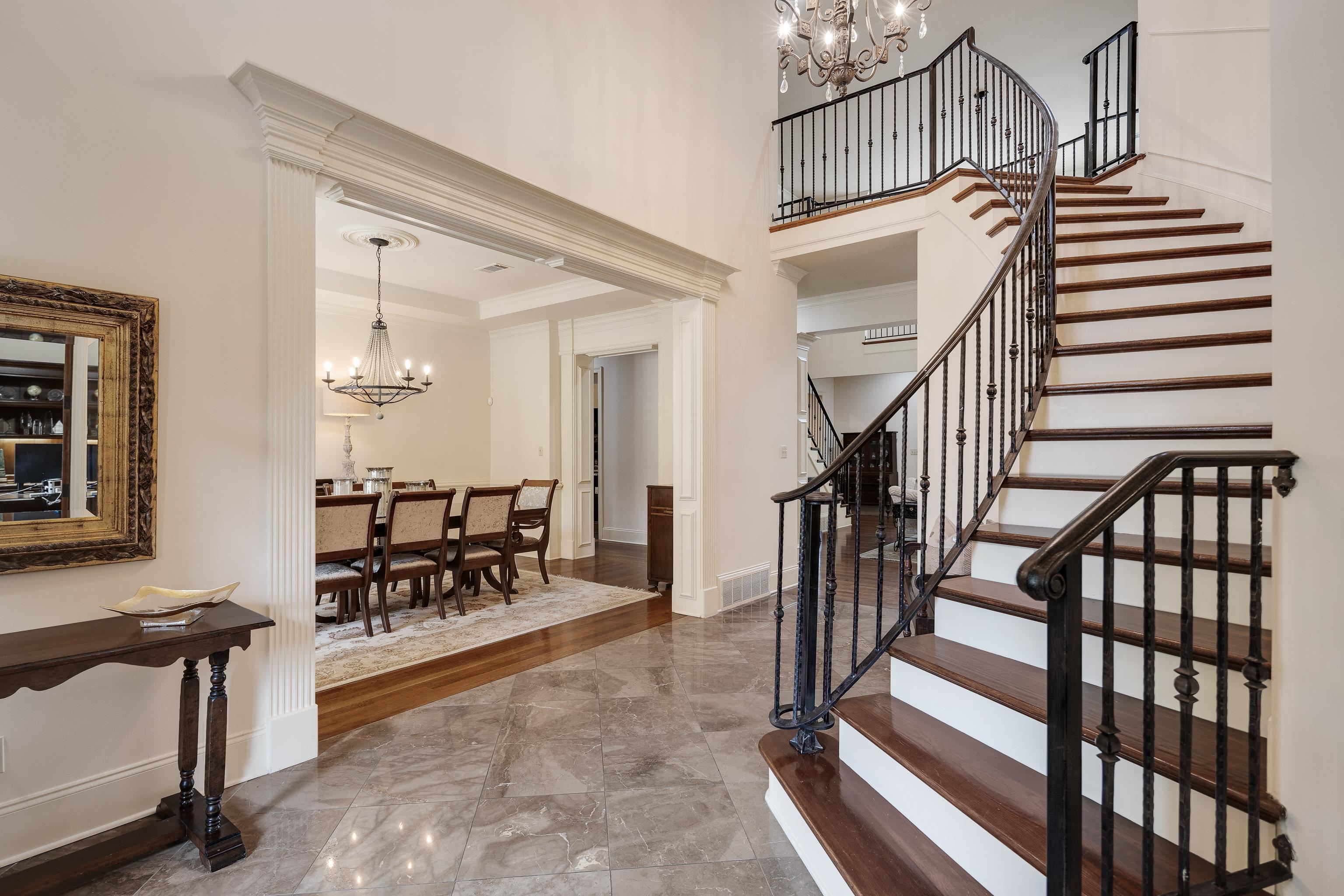 3094 DEVONSHIRE WAY