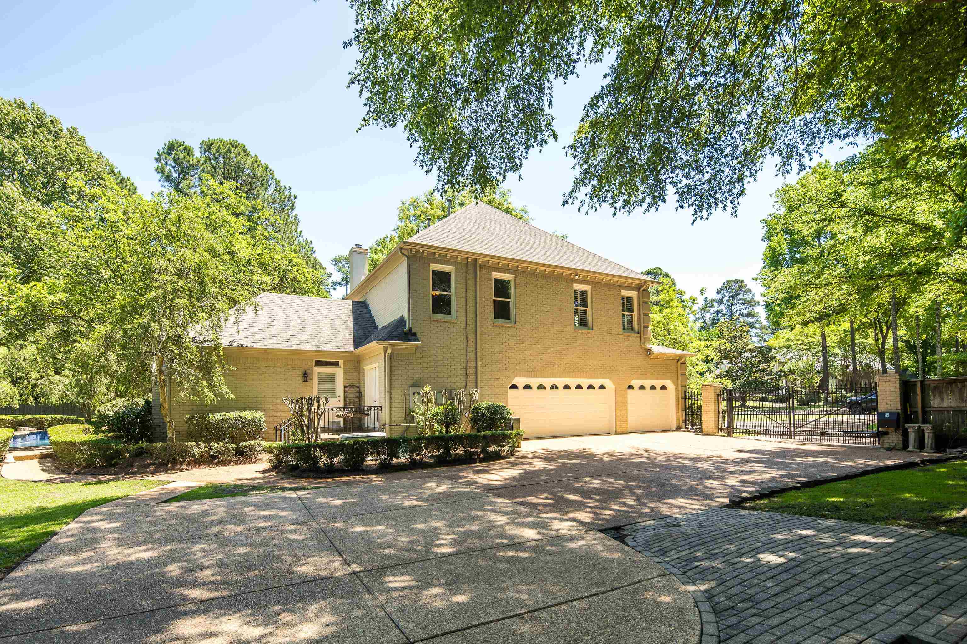 9316 FOREST HILL LN