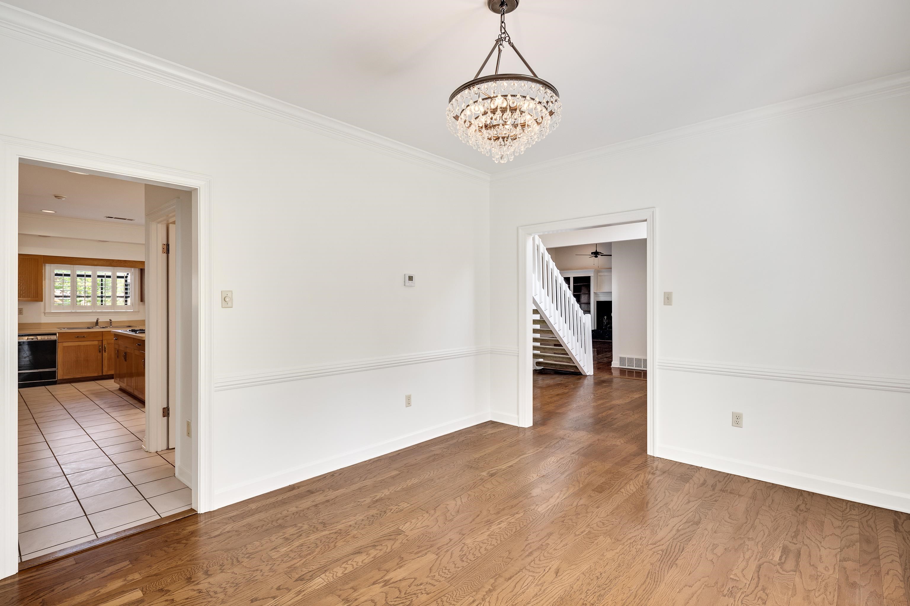 8621 RAVENCLIFF CV