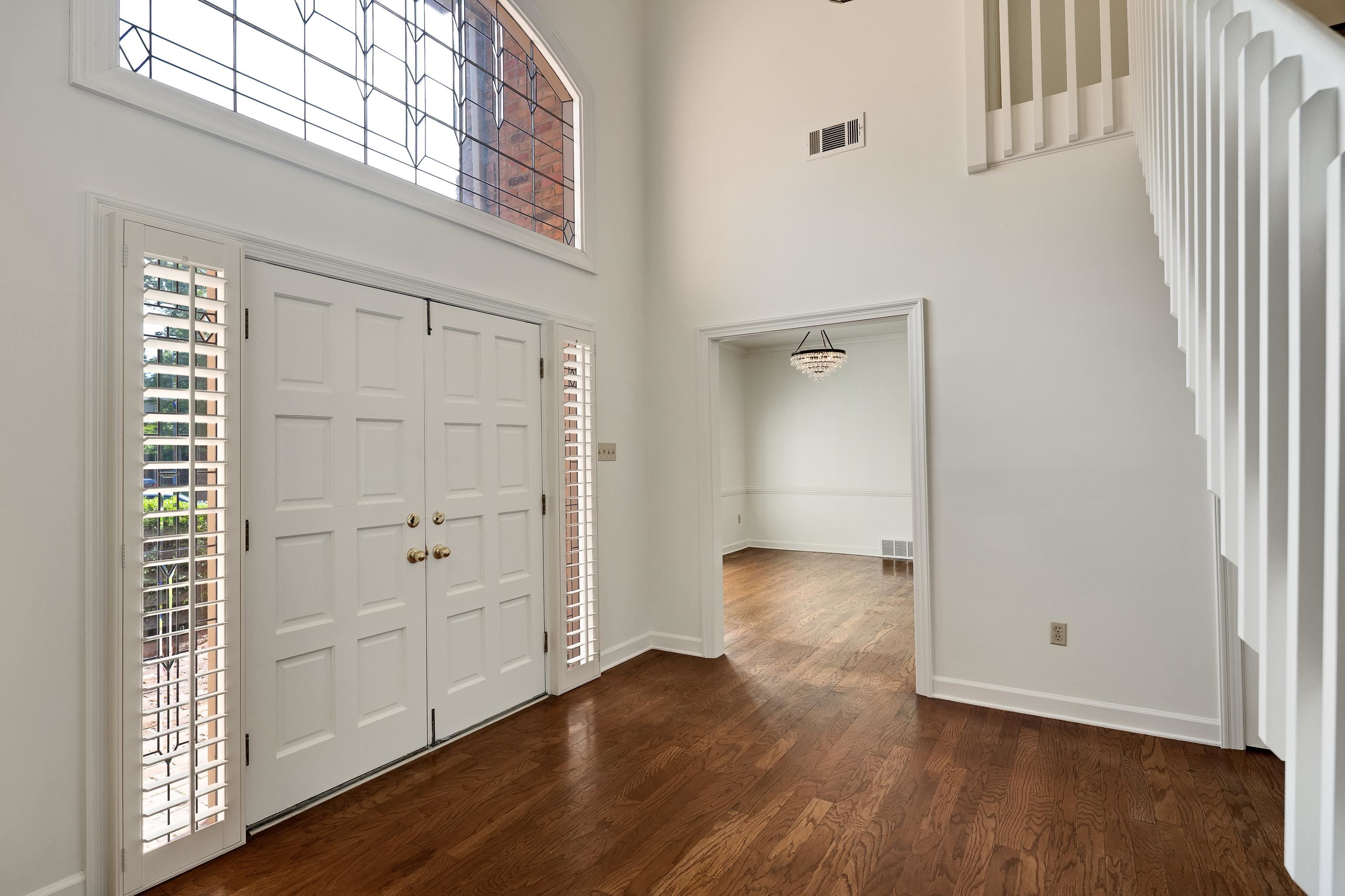 8621 RAVENCLIFF CV