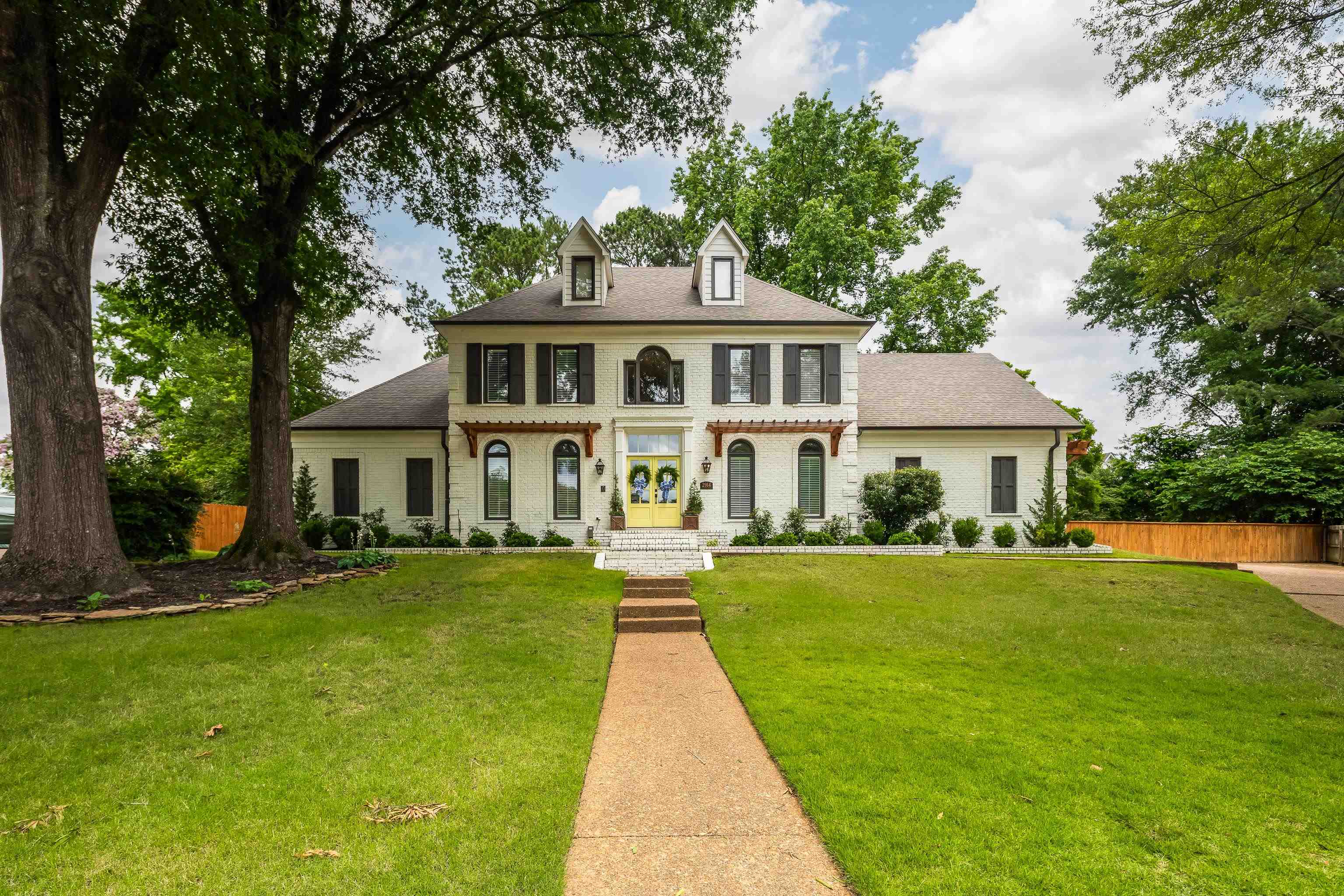 2914 TANOAK CV