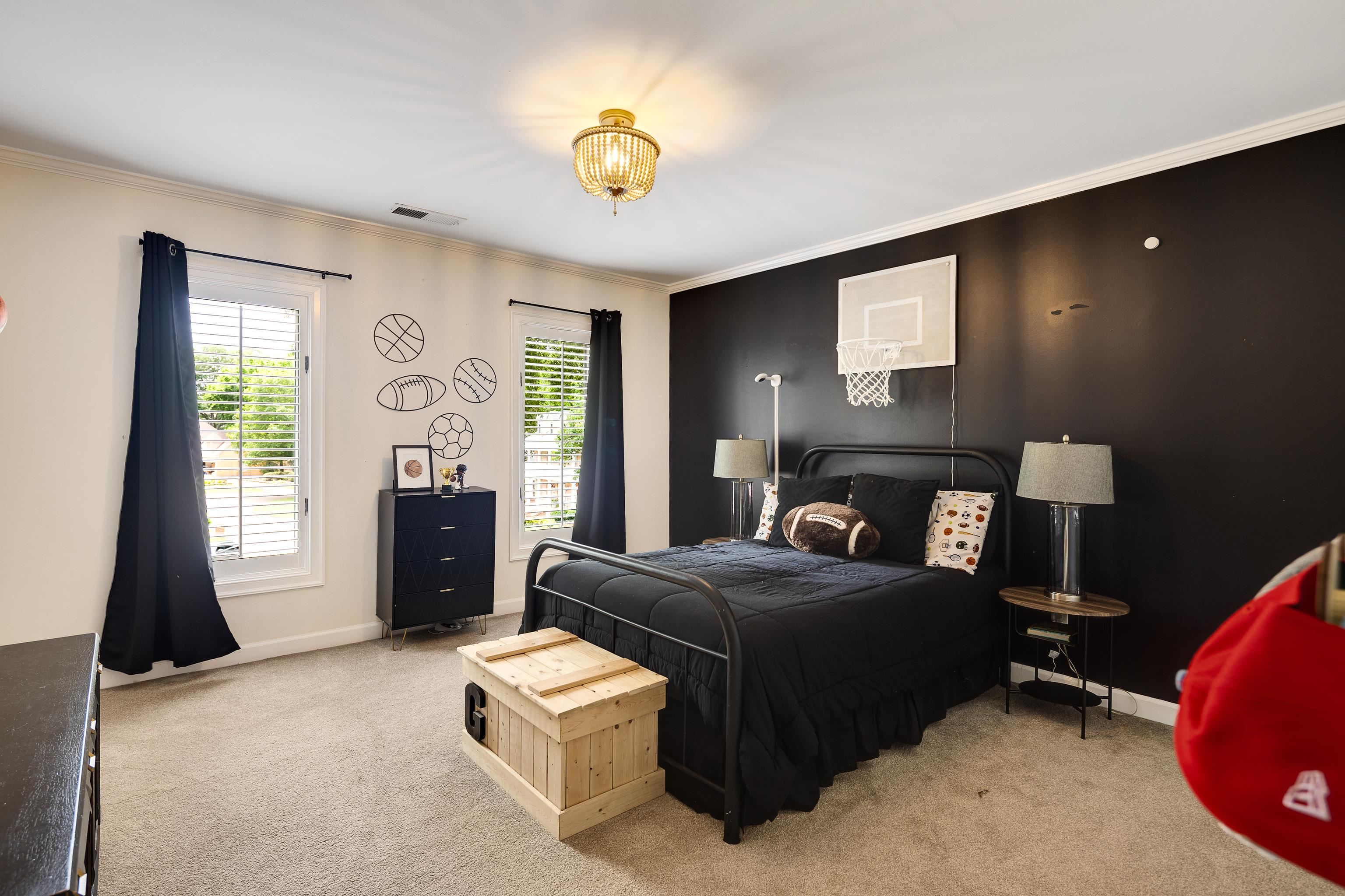 2914 TANOAK CV