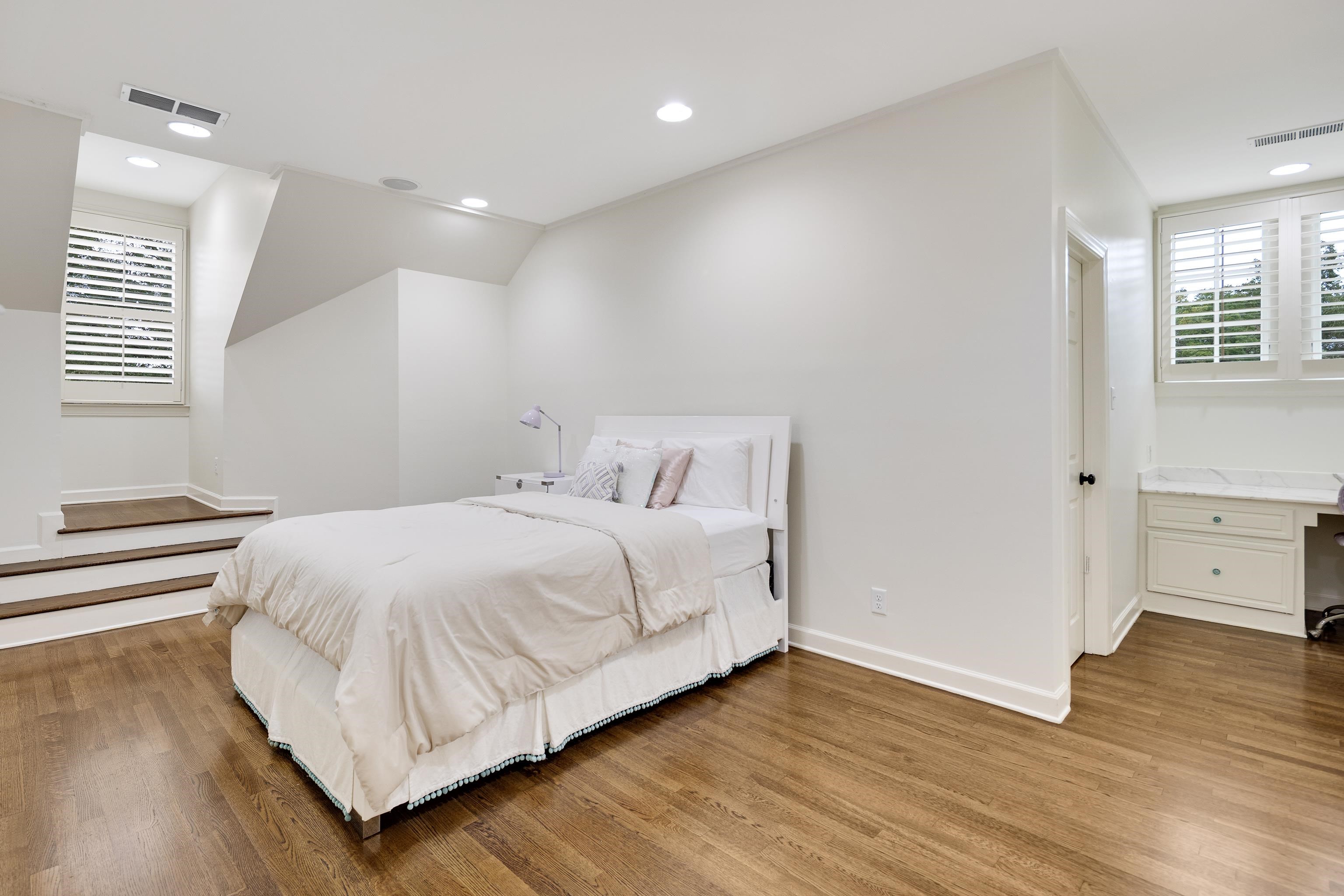 6432 MASSEY ESTATES CV