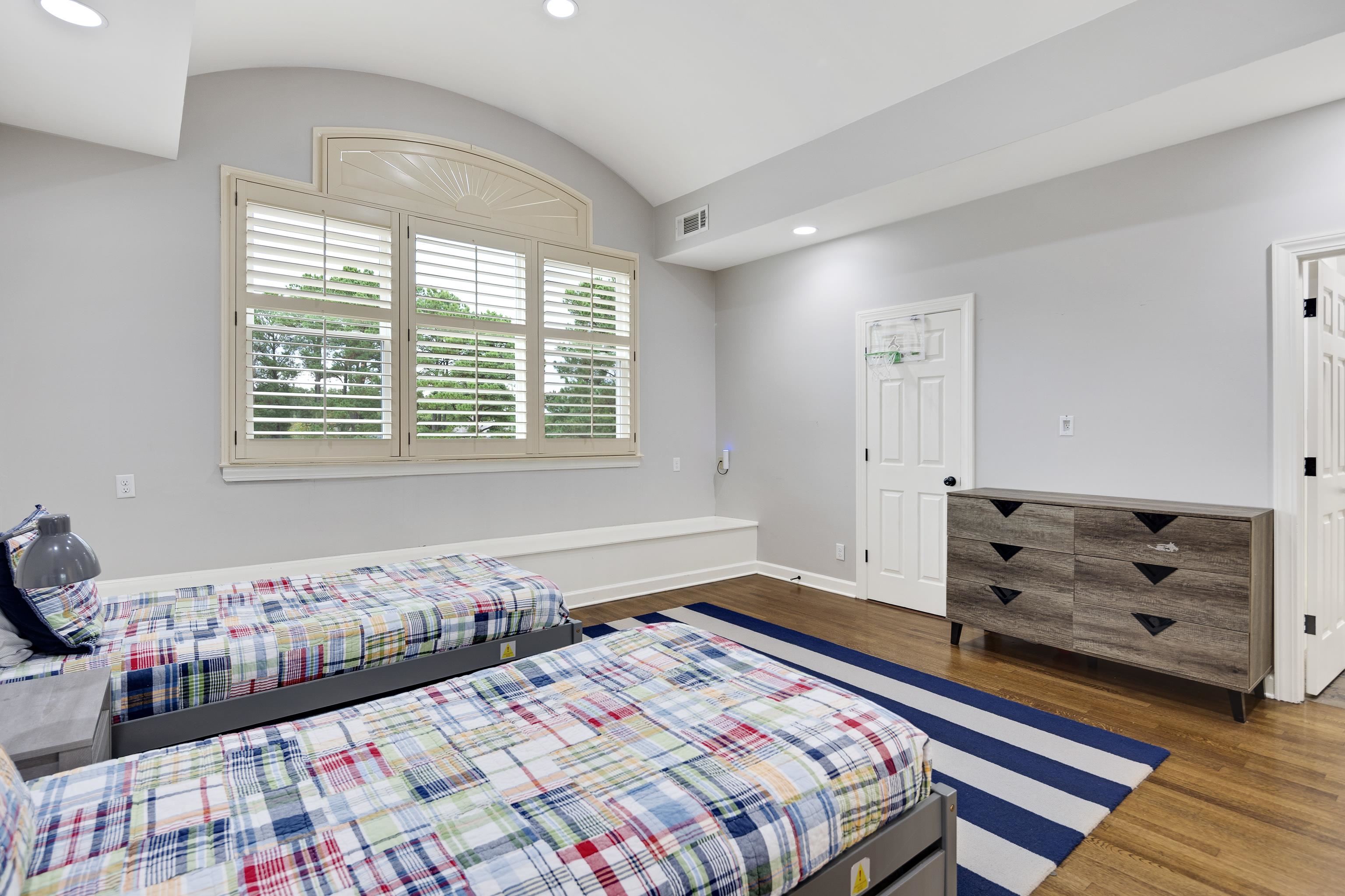 6432 MASSEY ESTATES CV