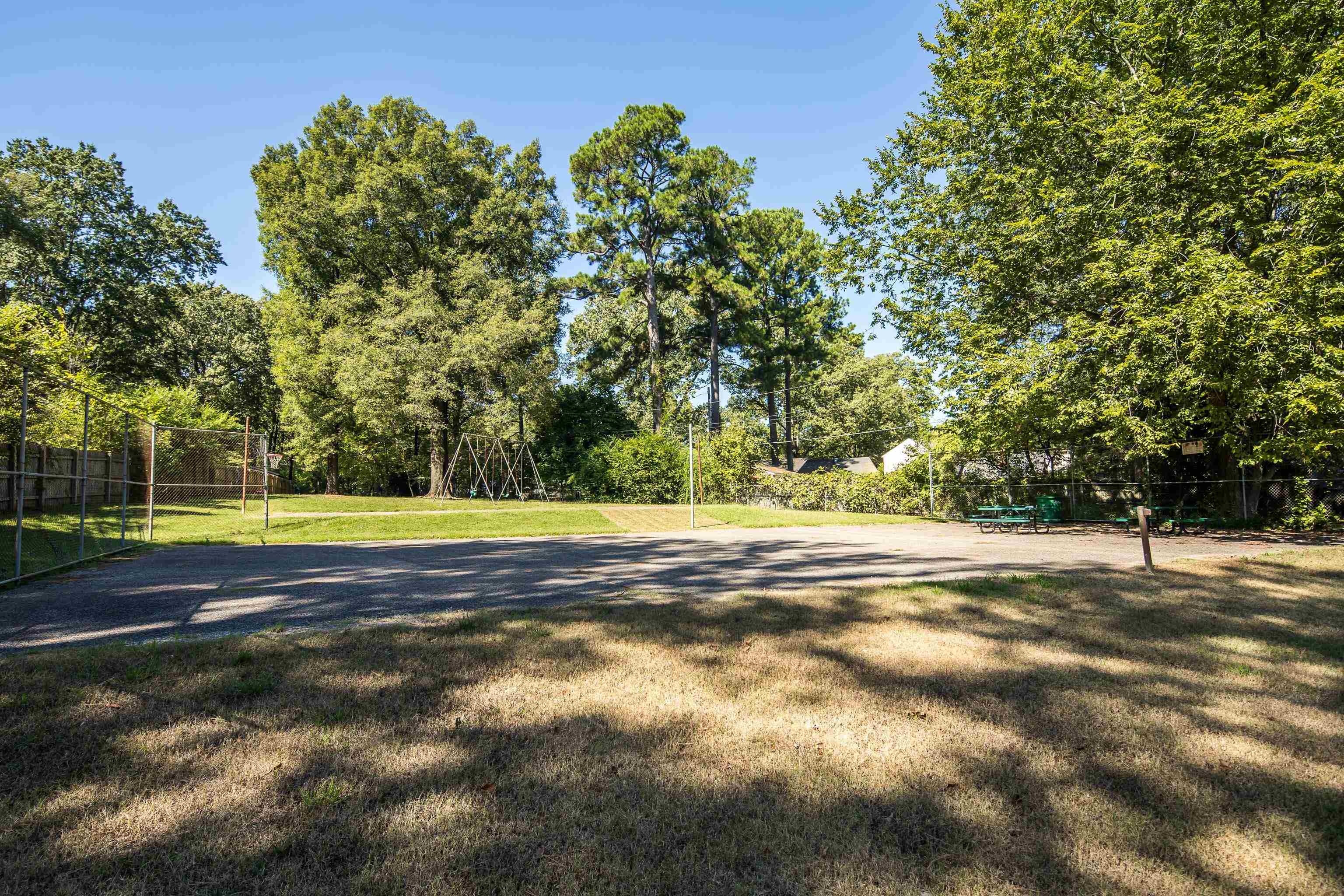 7519 PARKER CIR
