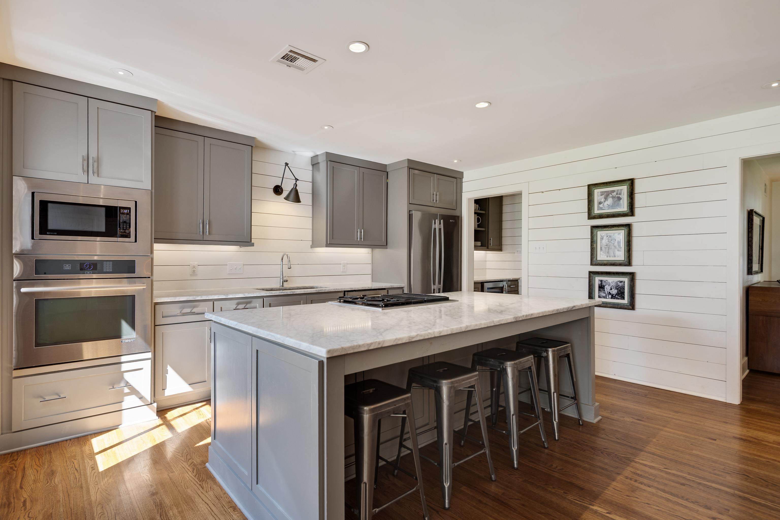 7519 PARKER CIR