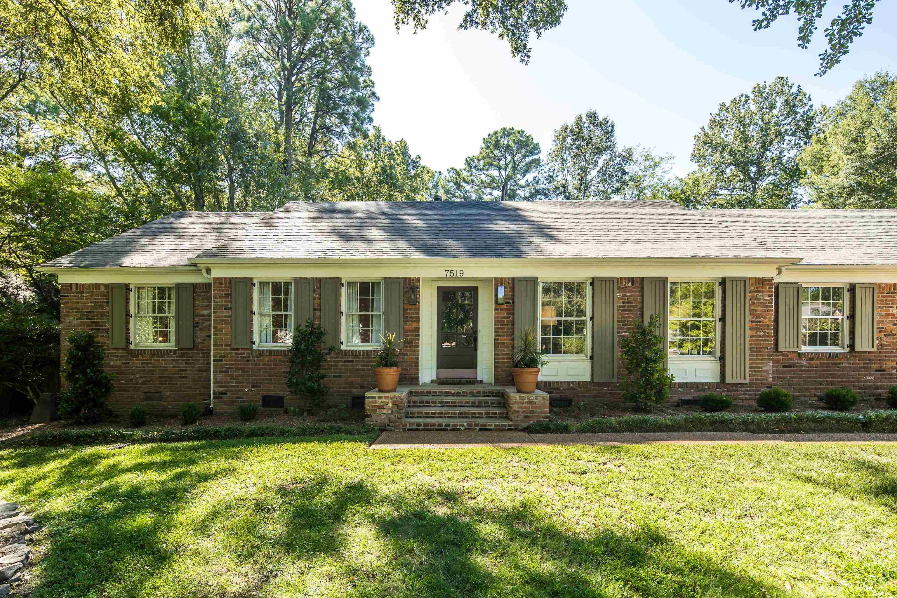 7519 PARKER CIR