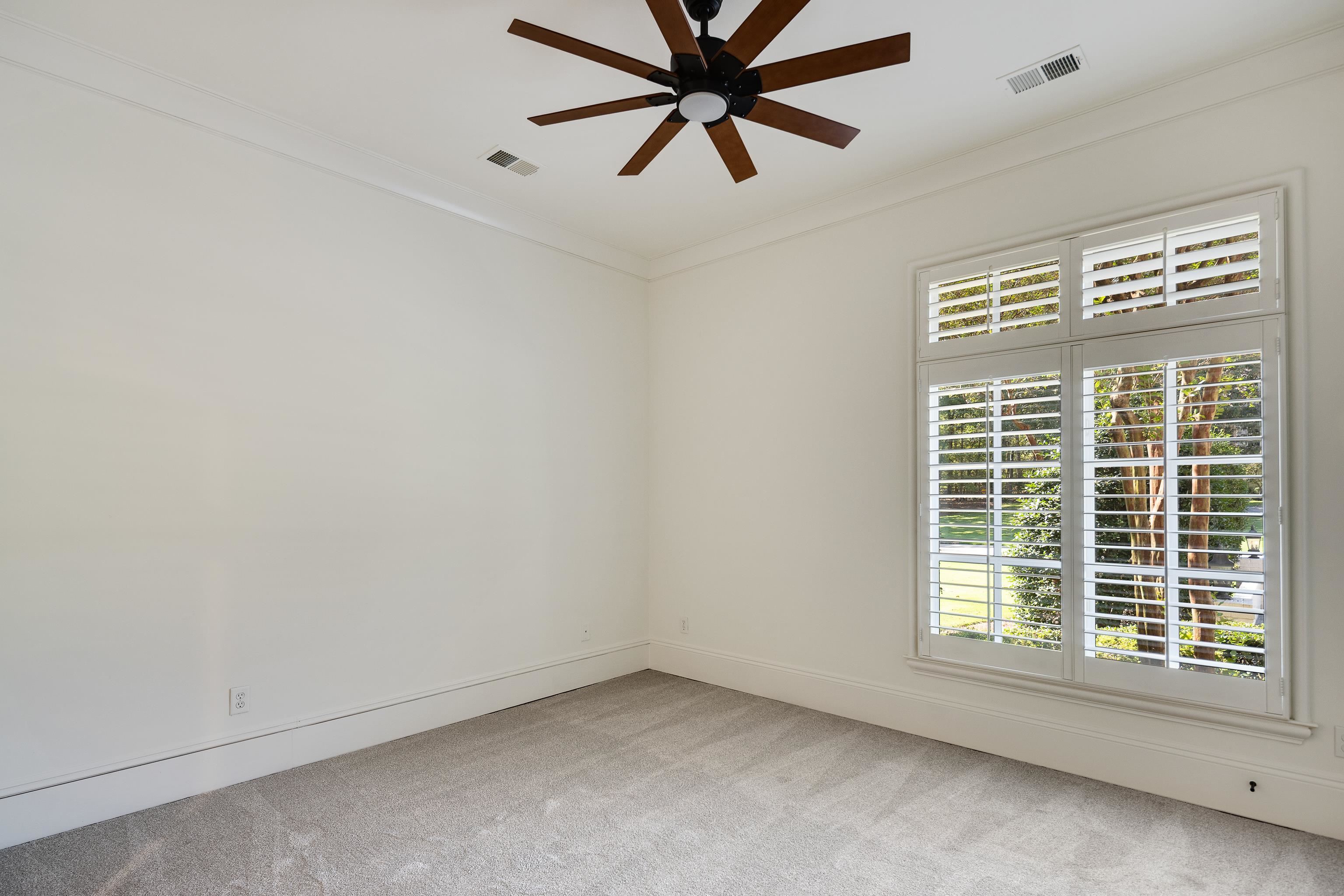 64 MONTEREY OAKS CV