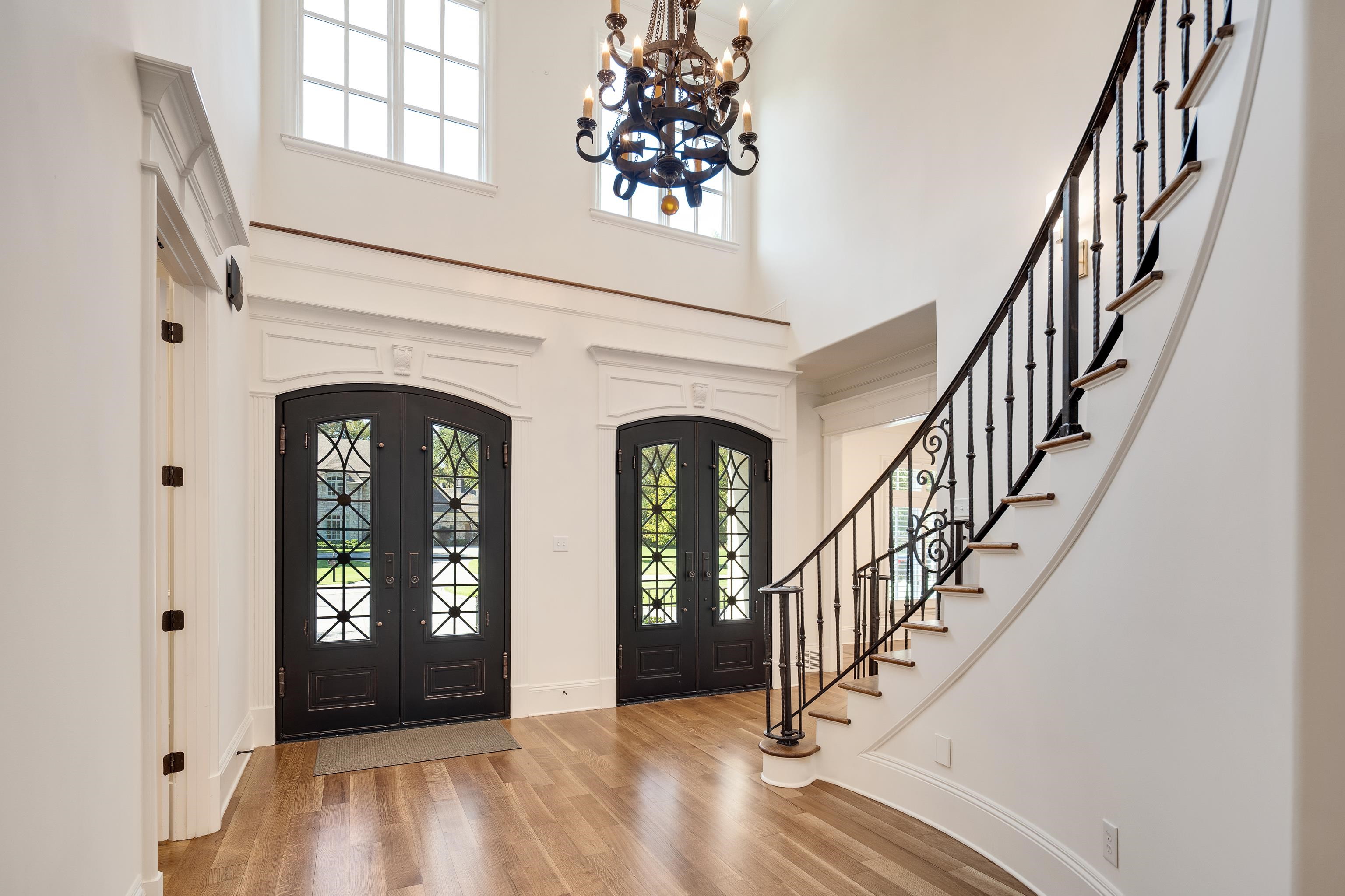 64 MONTEREY OAKS CV
