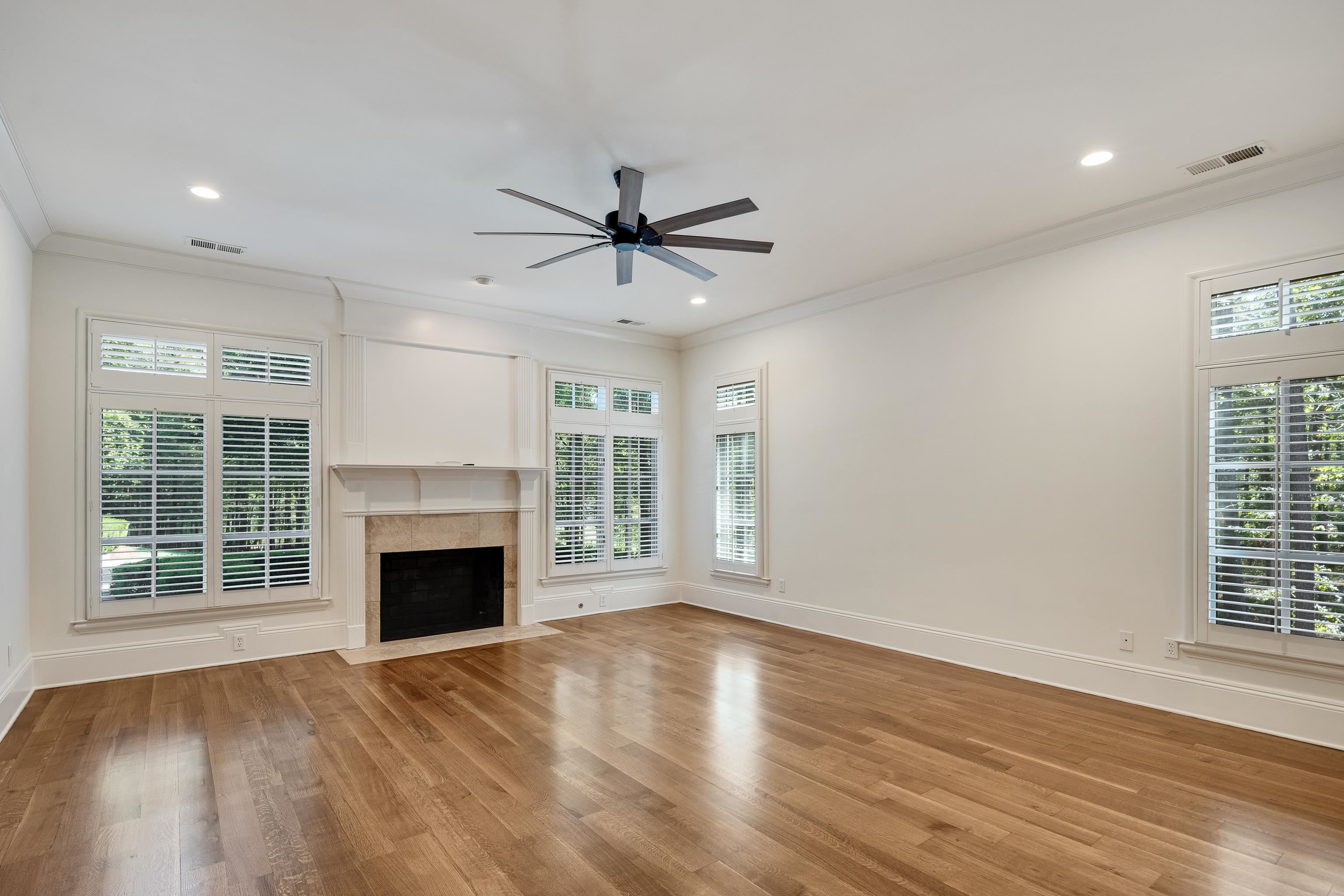64 MONTEREY OAKS CV