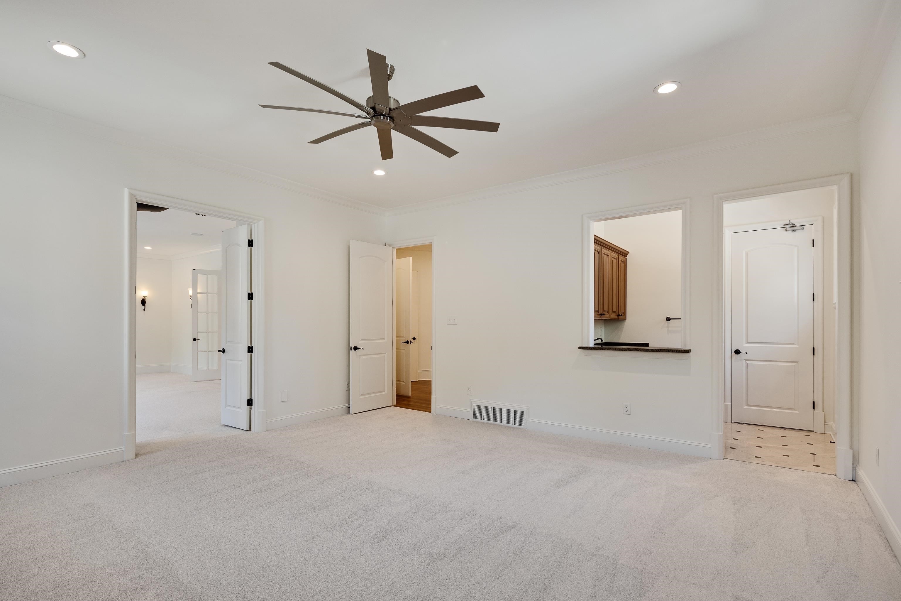 64 MONTEREY OAKS CV