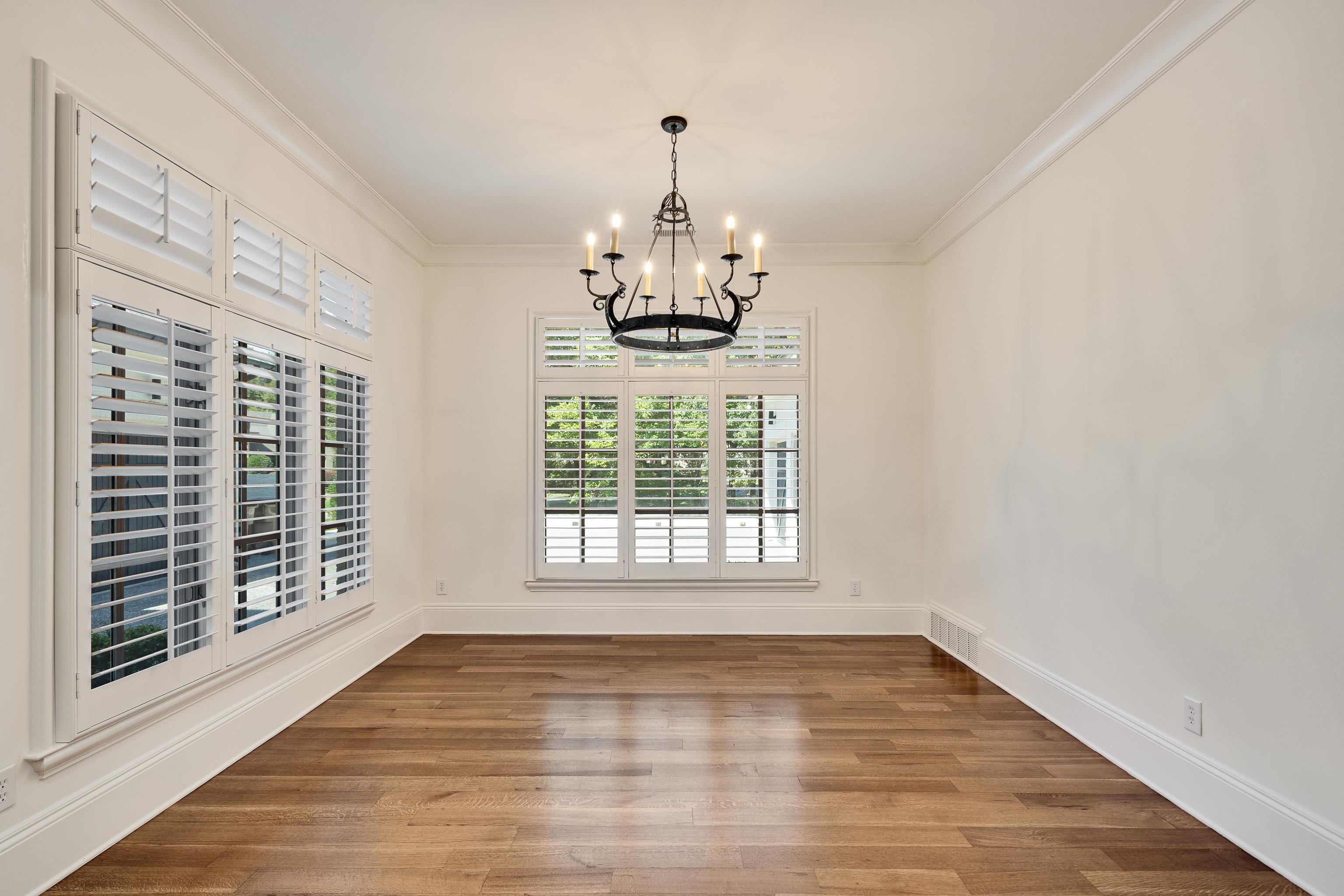 64 MONTEREY OAKS CV