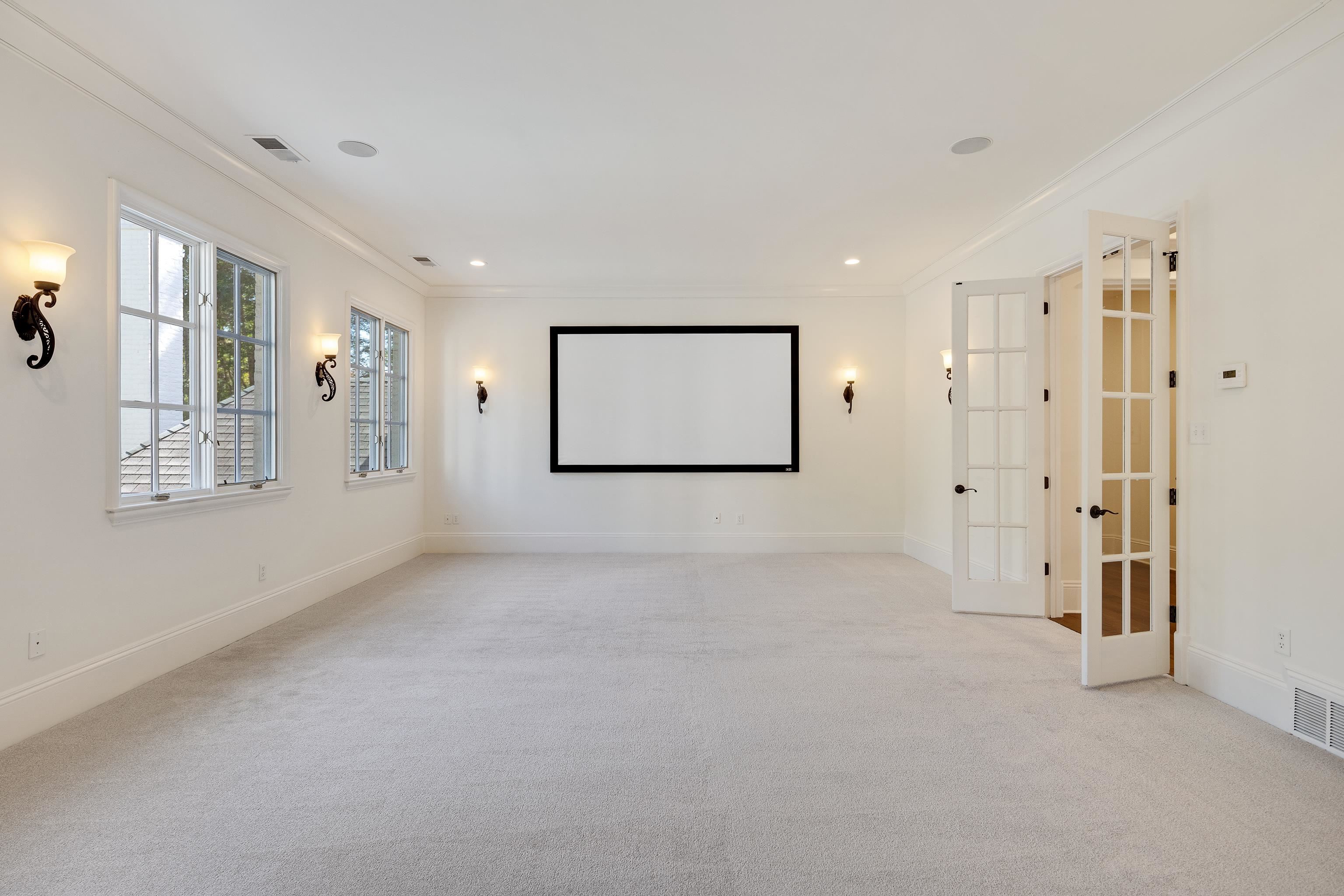 64 MONTEREY OAKS CV
