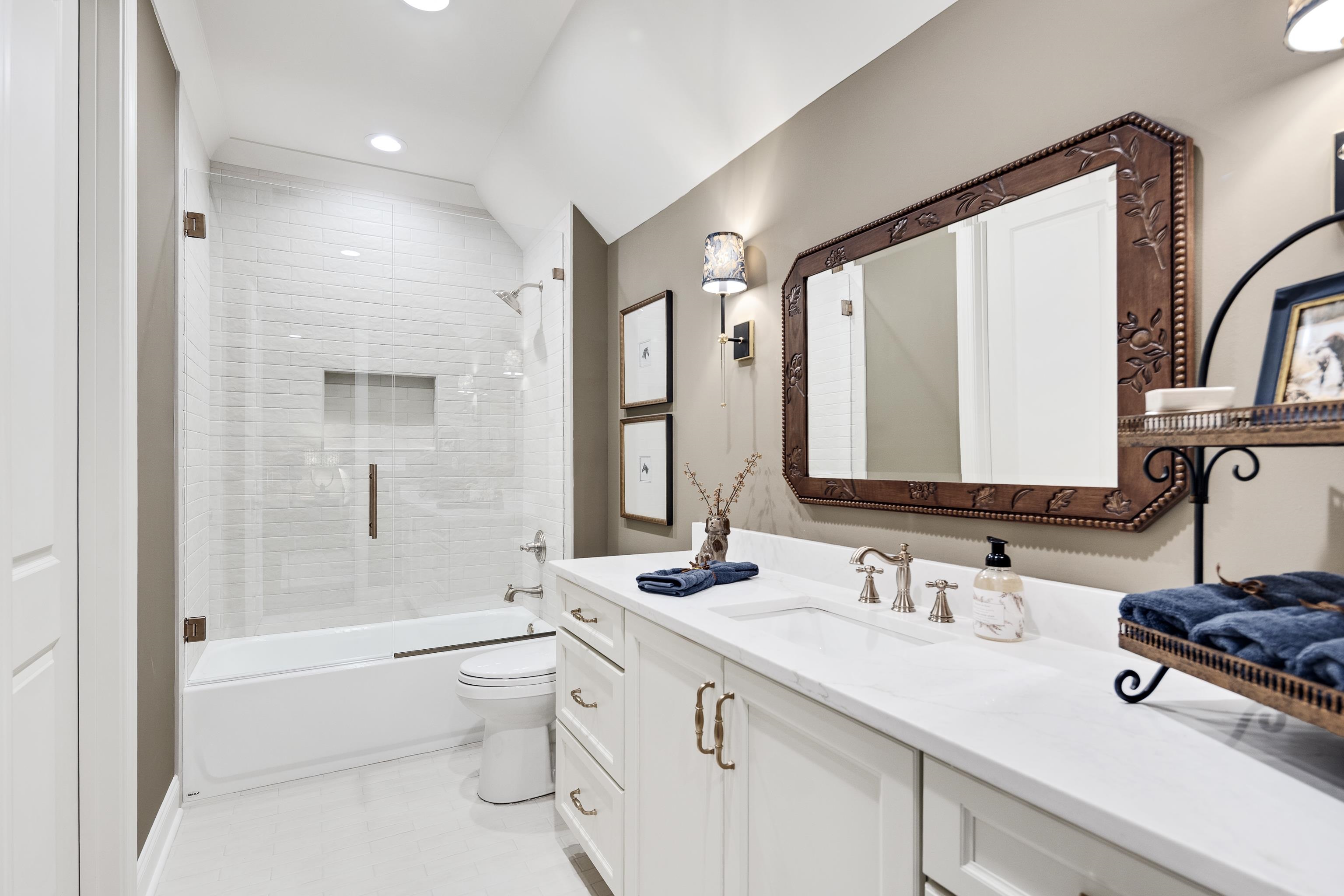 3290 HIDDEN CREEK LOOP W