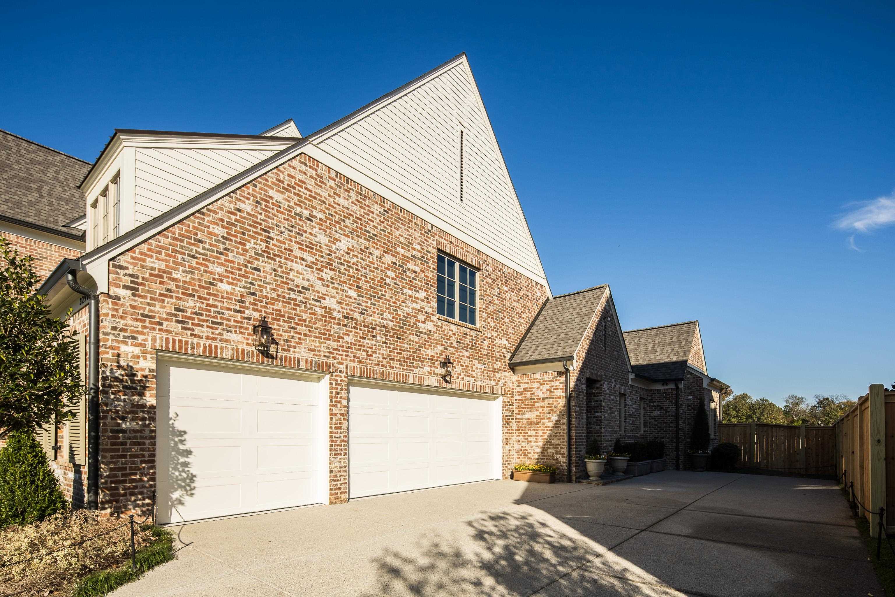 3290 HIDDEN CREEK LOOP W