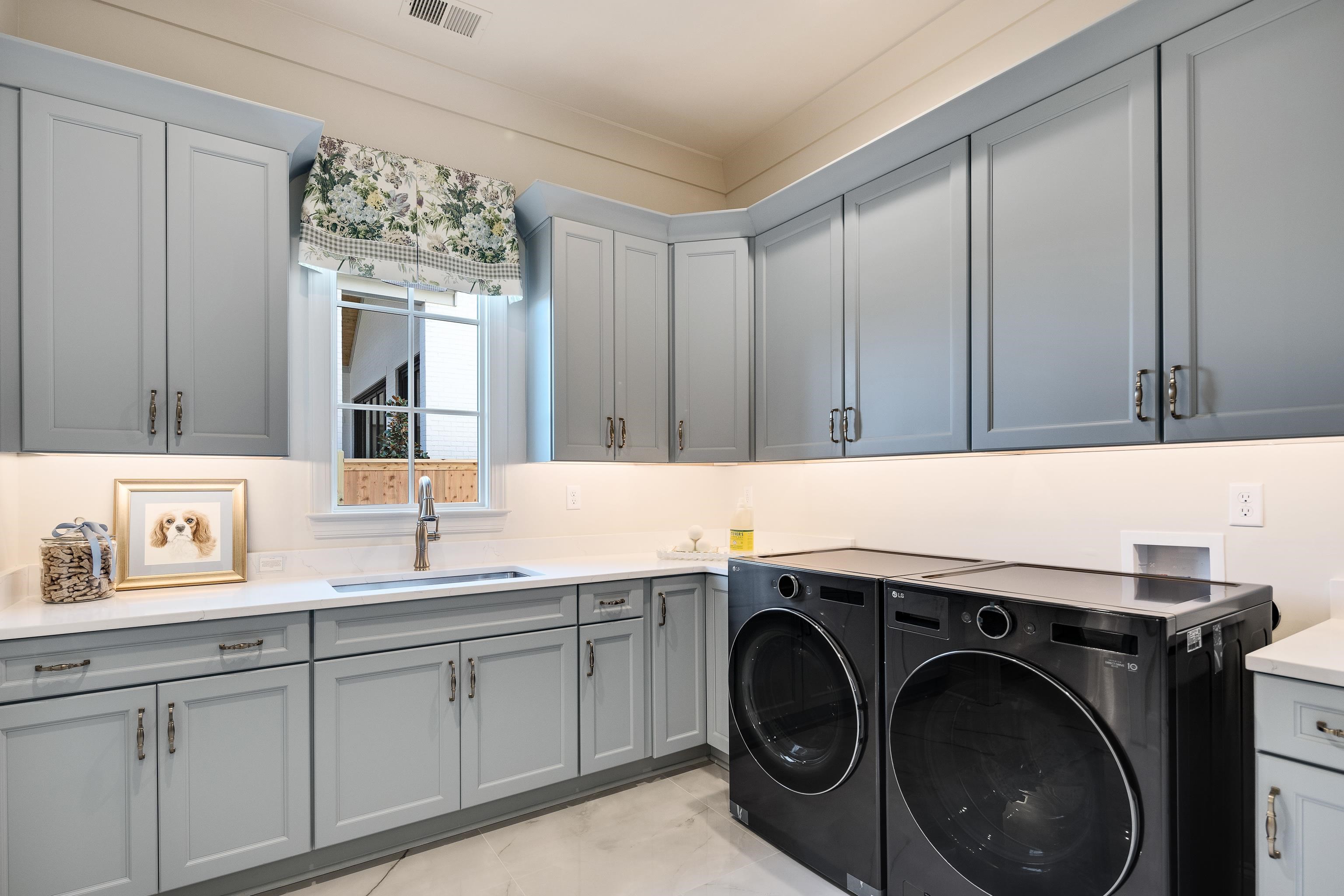 3290 HIDDEN CREEK LOOP W