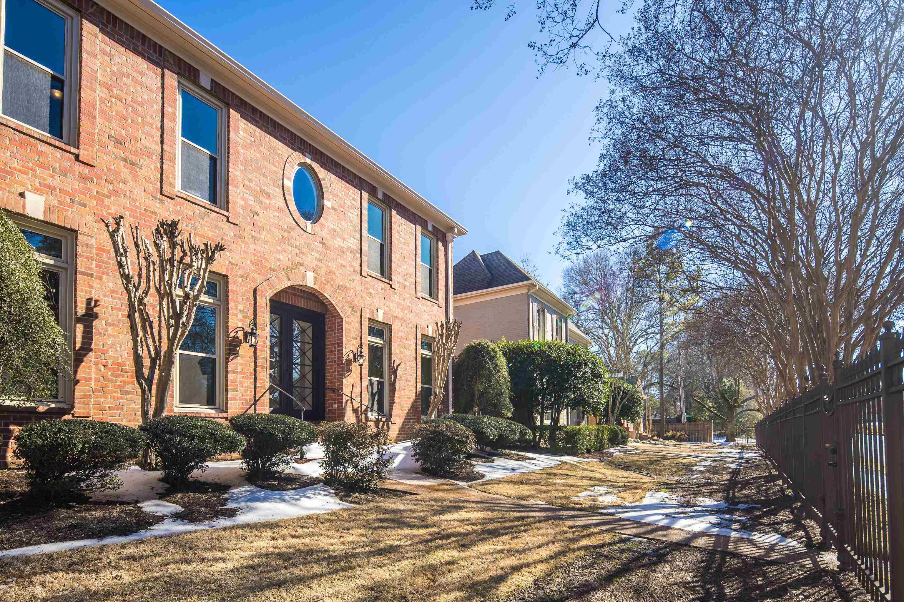 186 N WHITE STATION RD