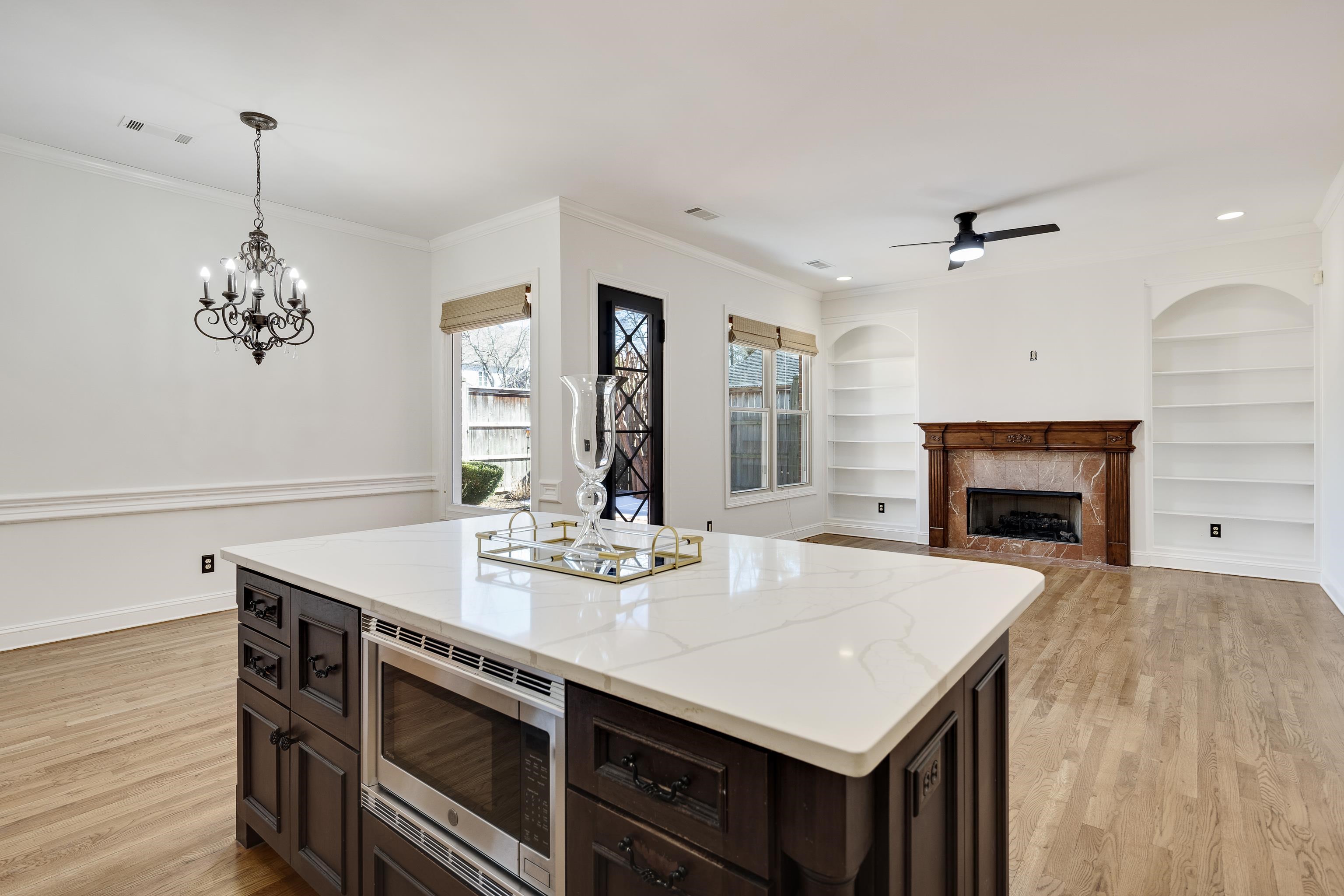 186 N WHITE STATION RD