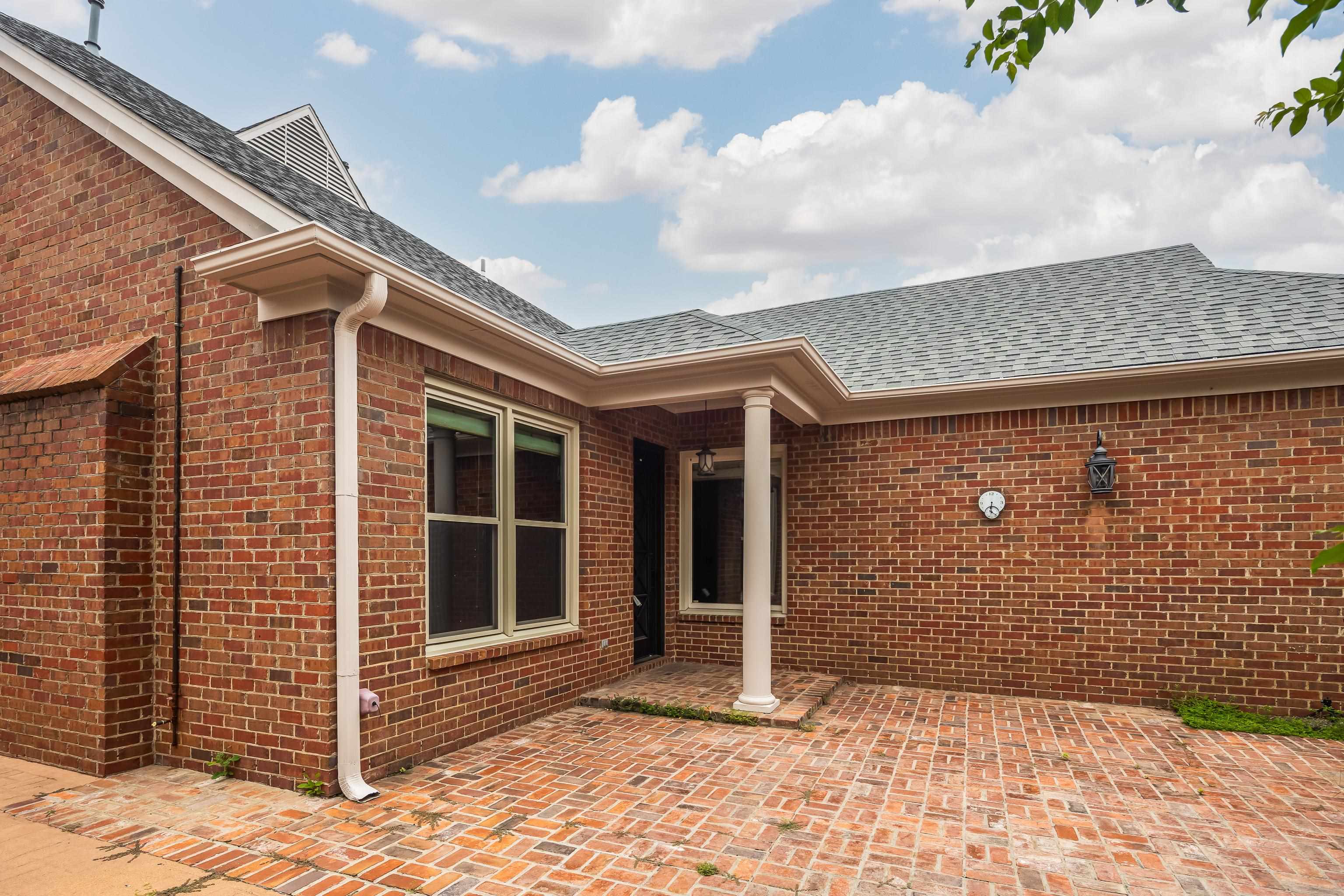 186 N WHITE STATION RD