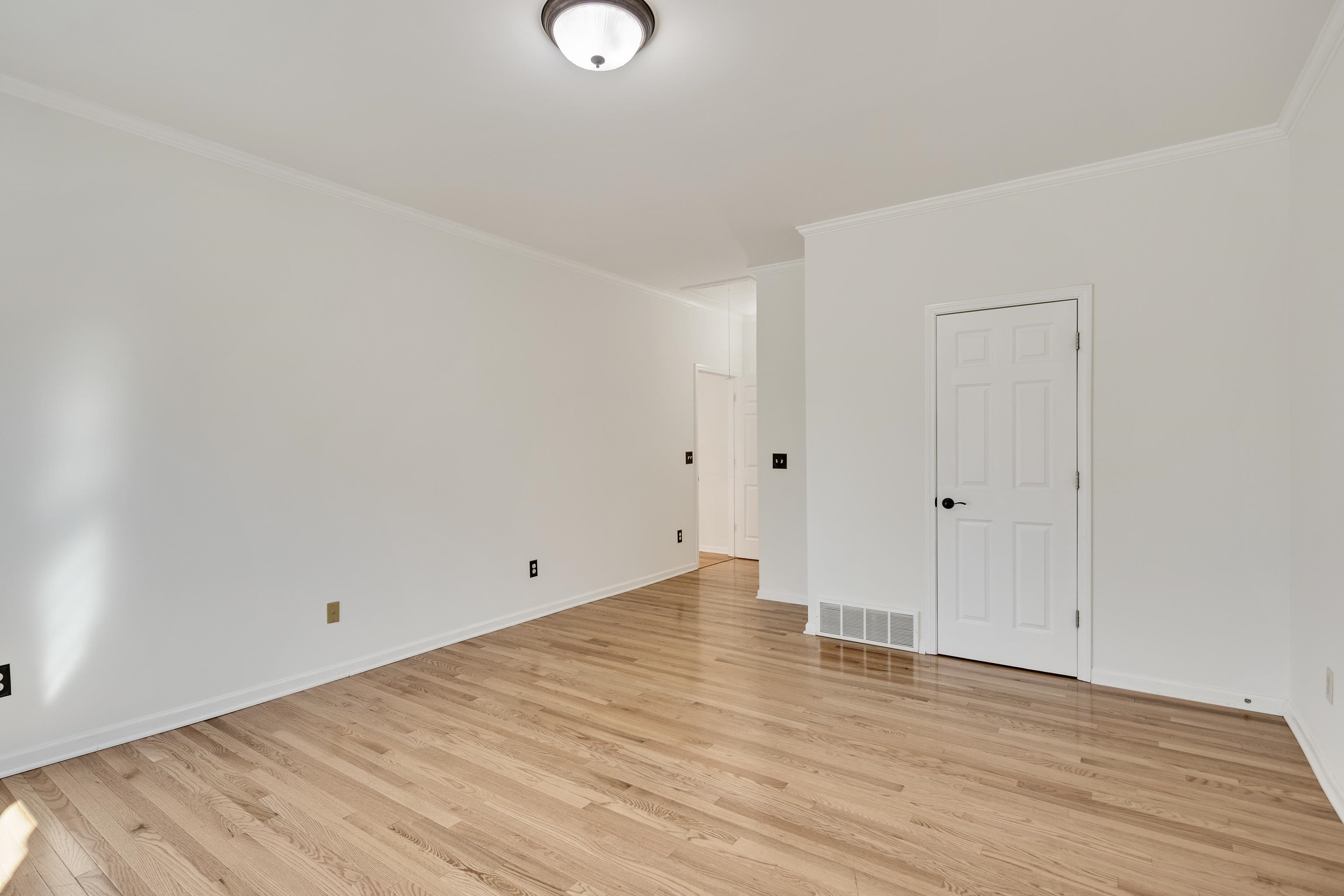 186 N WHITE STATION RD