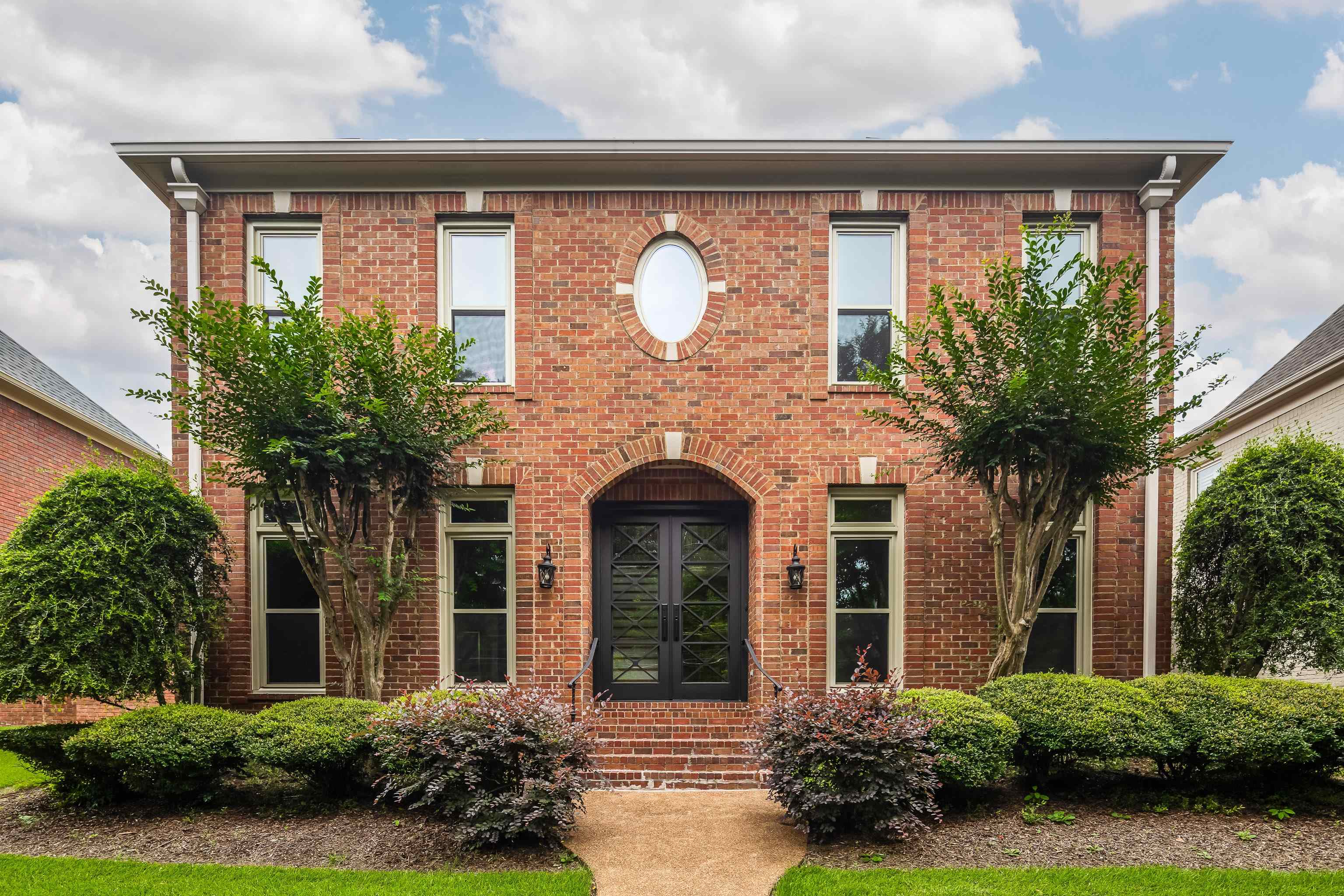 186 N WHITE STATION RD