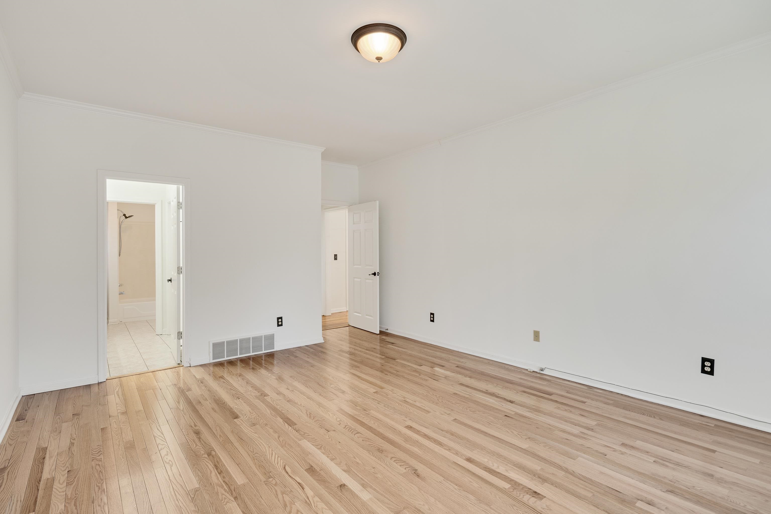 186 N WHITE STATION RD