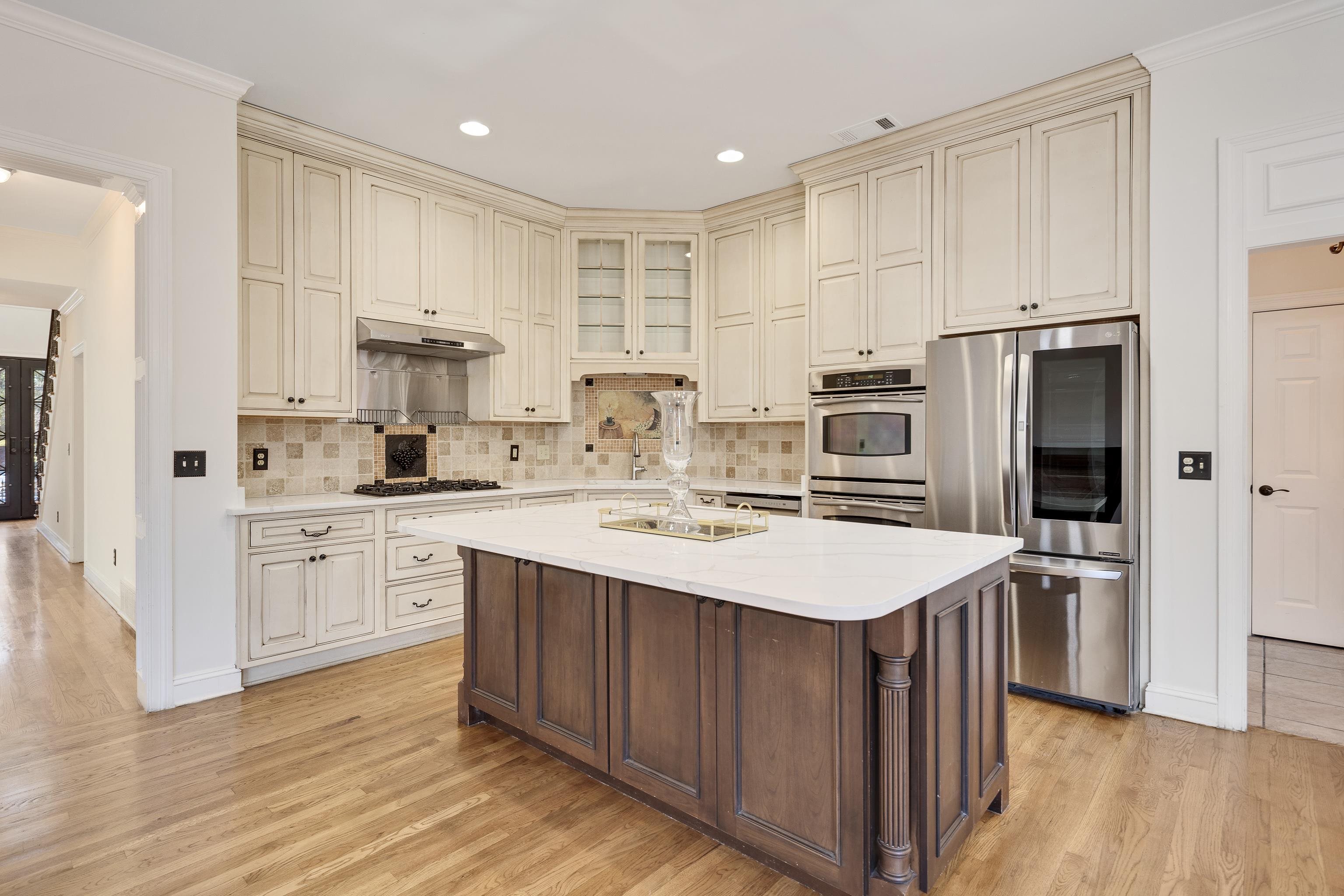 186 N WHITE STATION RD